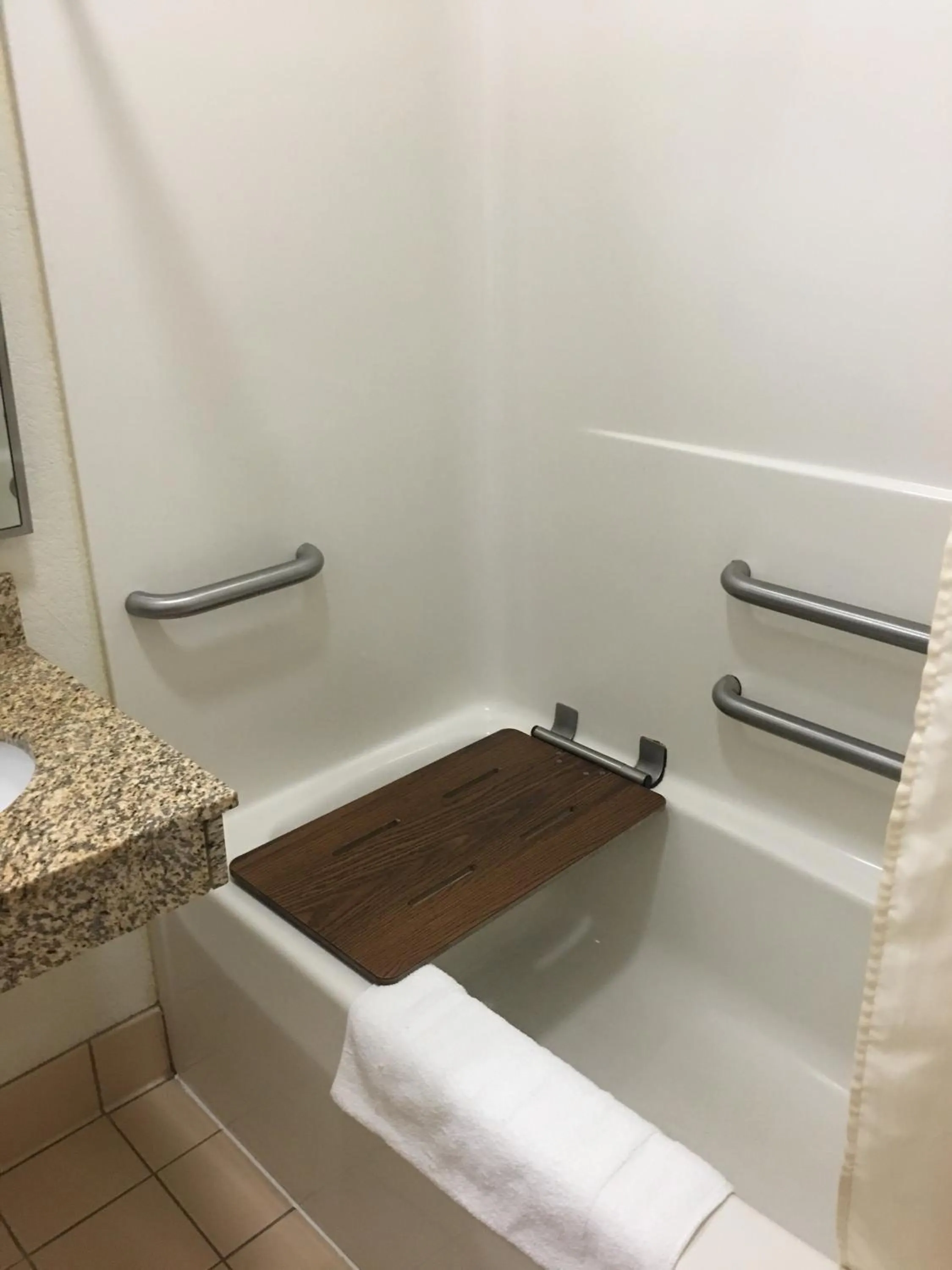 King Room - Disability Access/Non-Smoking in Baymont by Wyndham Albany