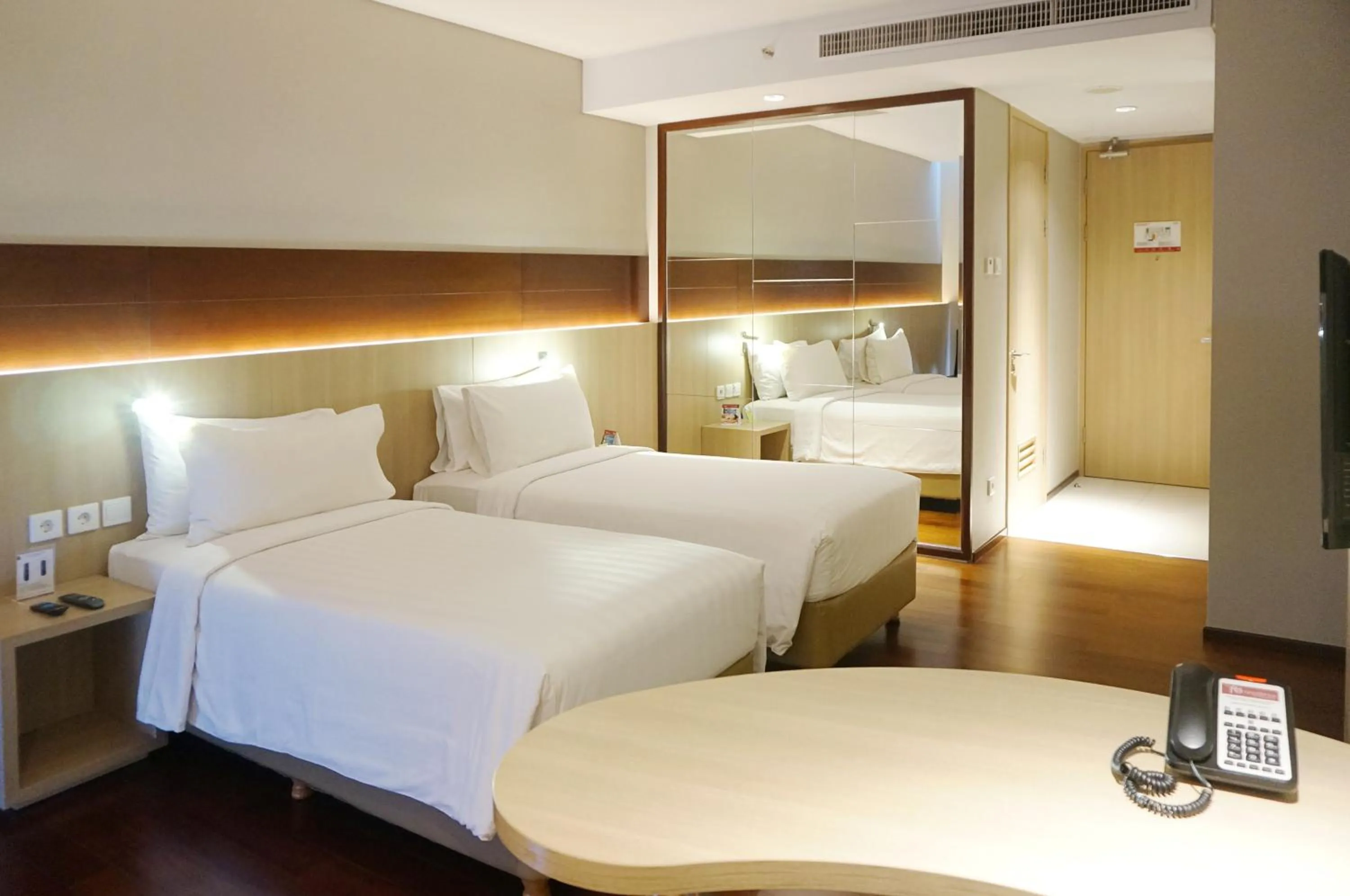 Deluxe Twin Room in Ra Premiere Simatupang