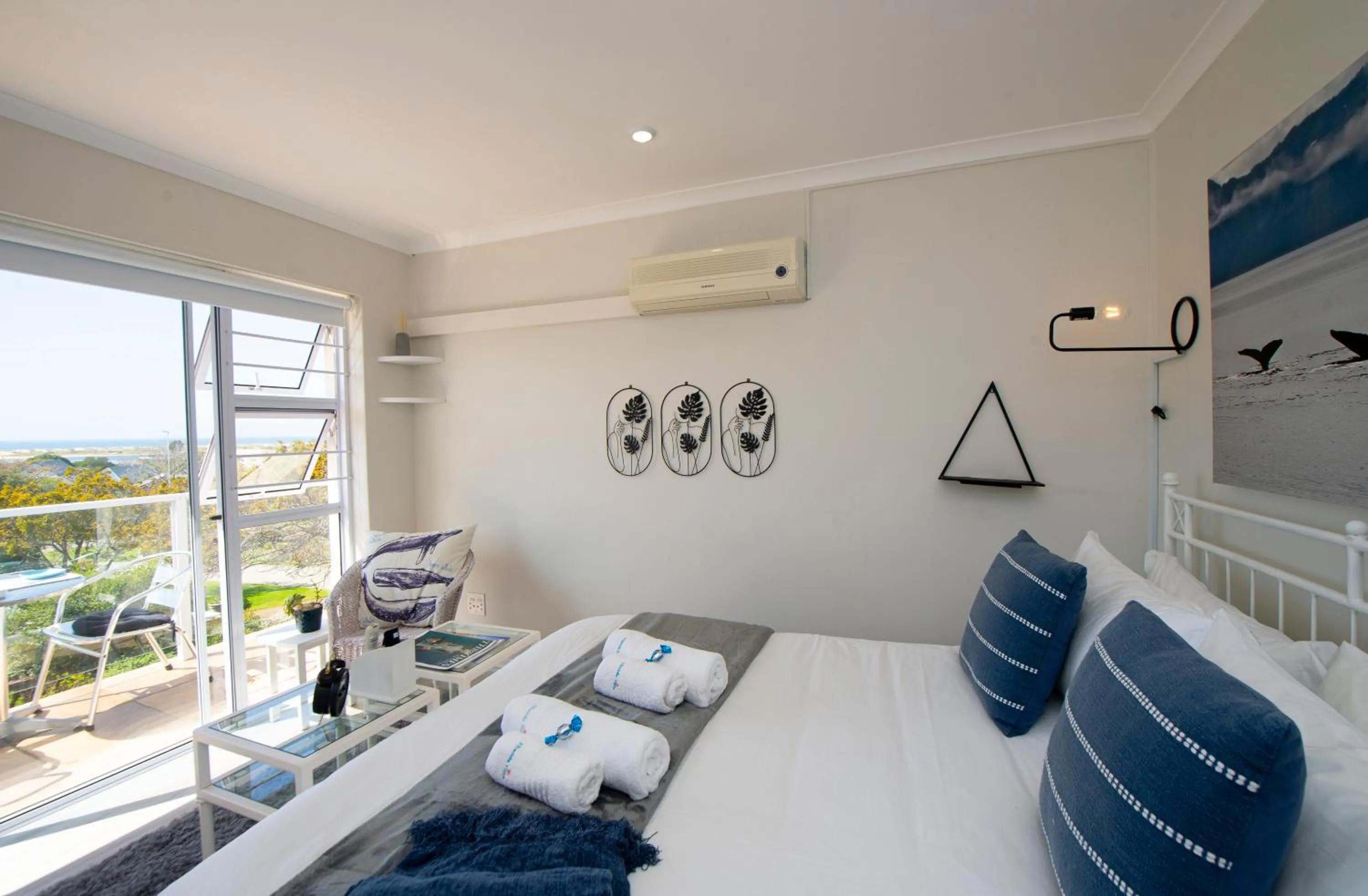 Double Room with Balcony and Sea View in Thanda Vista