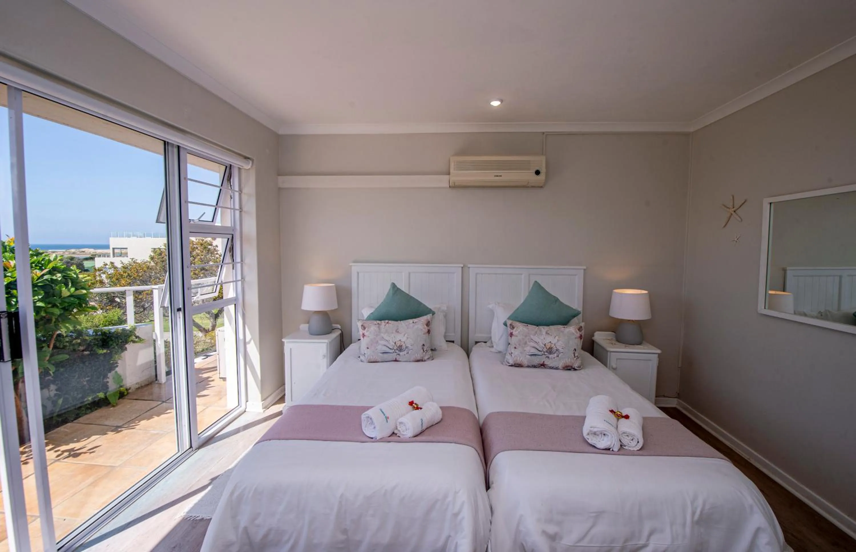 Twin Room with Sea View in Thanda Vista