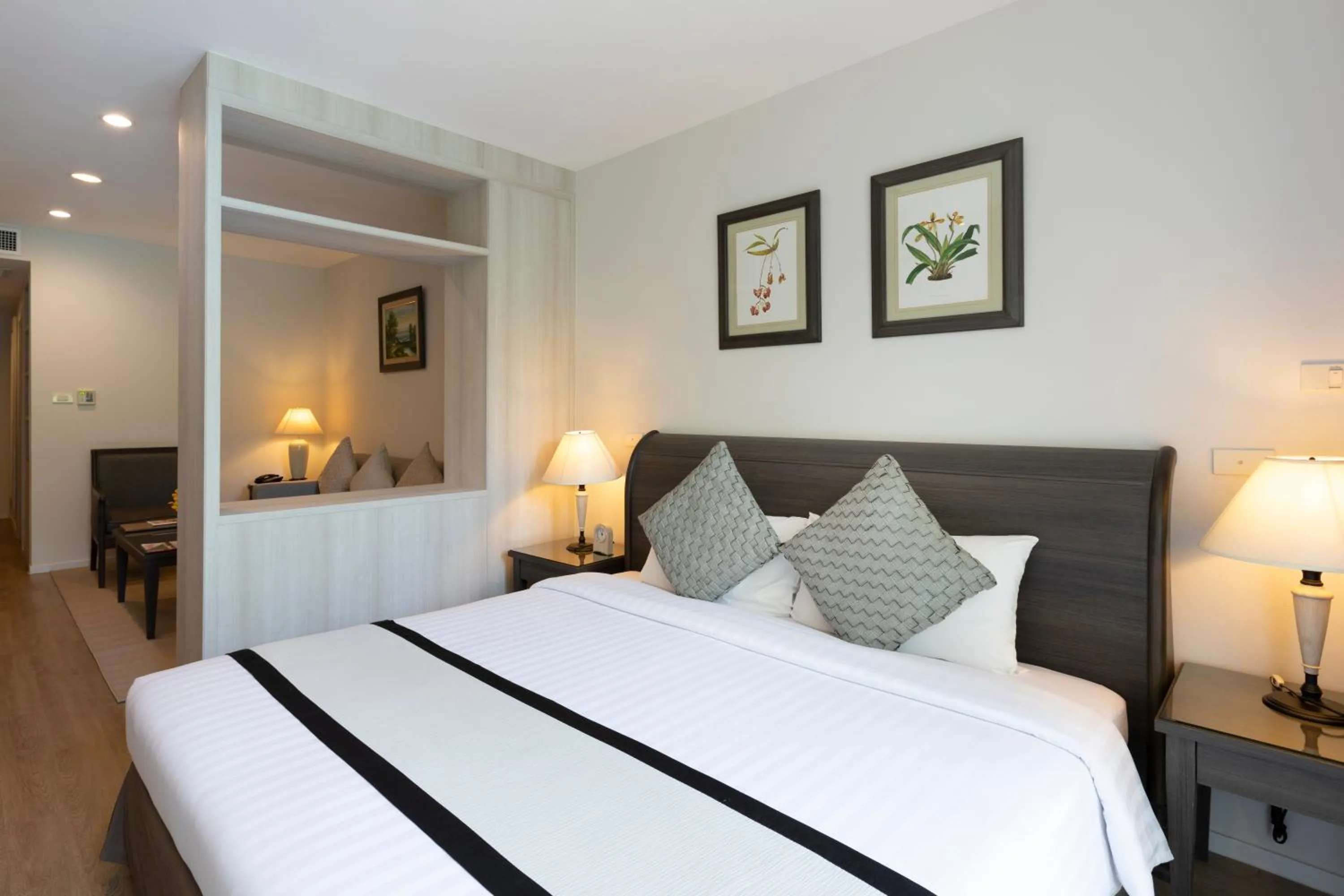 Studio with Balcony in Classic Kameo Hotel and Serviced Apartments, Sriracha