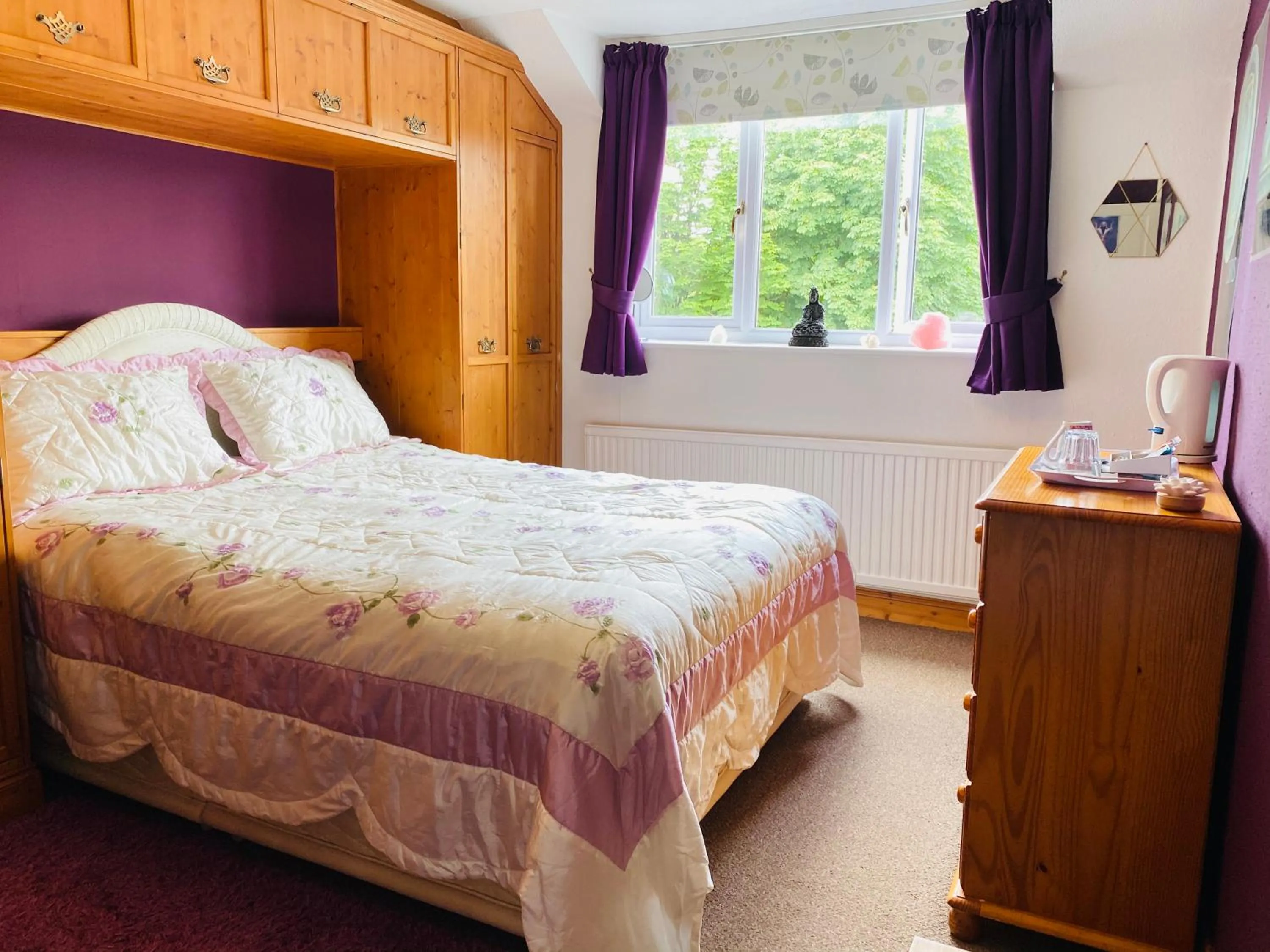 Double Room with Shared Bathroom in Camelot Retreat - Tor View