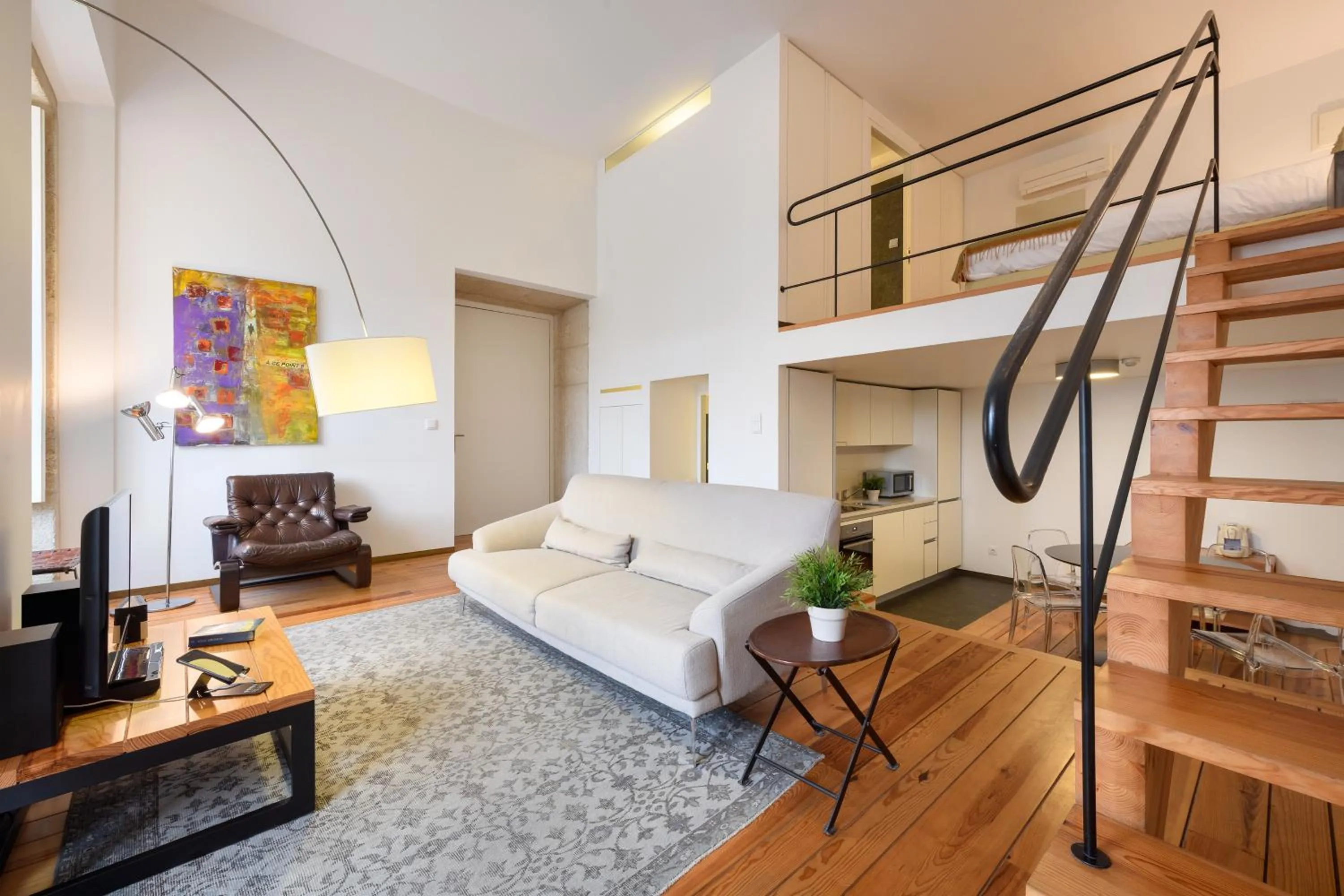 Superior Studio in Condes de Azevedo Palace Apartments
