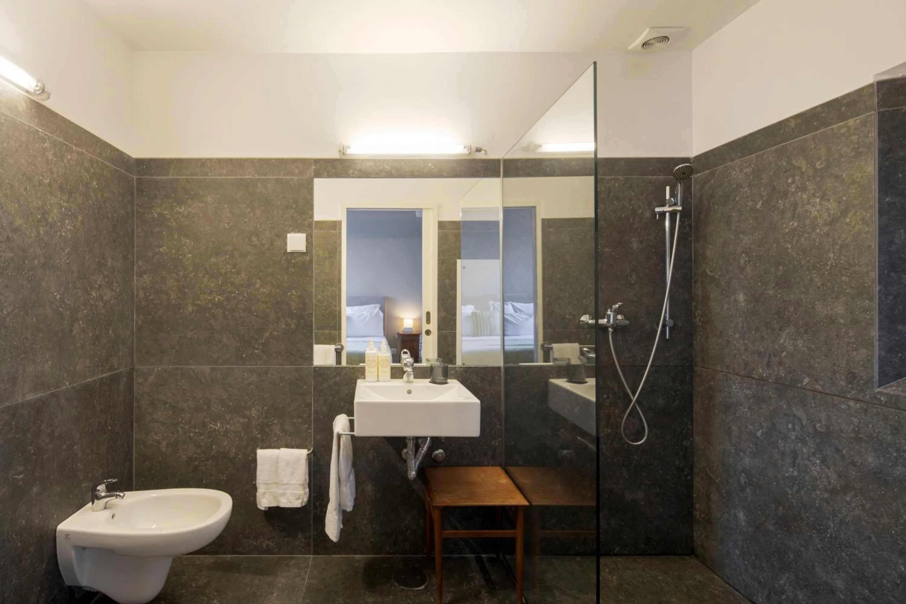 Suite Apartment in Condes de Azevedo Palace Apartments