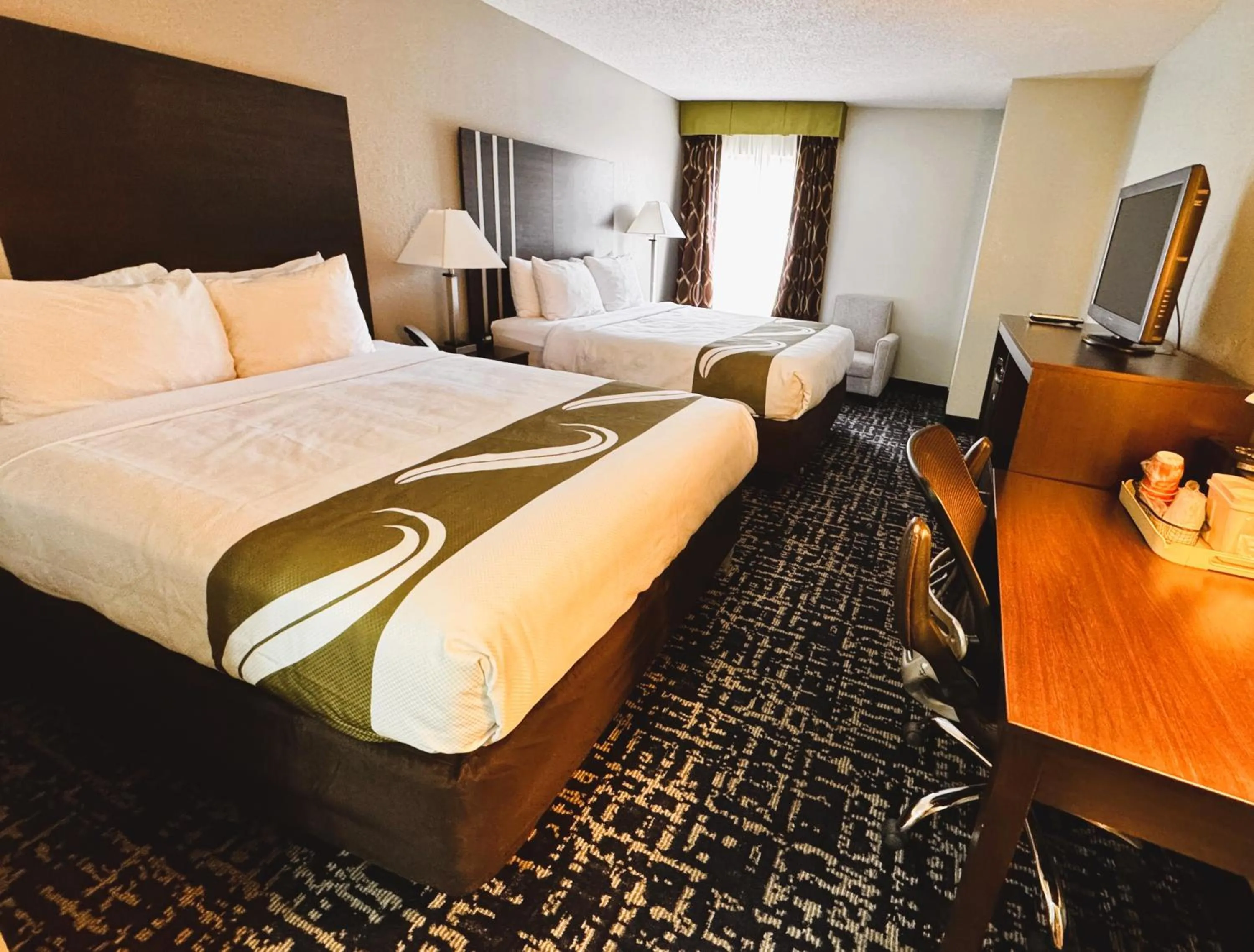 Queen Room with Two Queen Bed/Upper Floor, Non-Smoking in Quality Inn Cleveland North