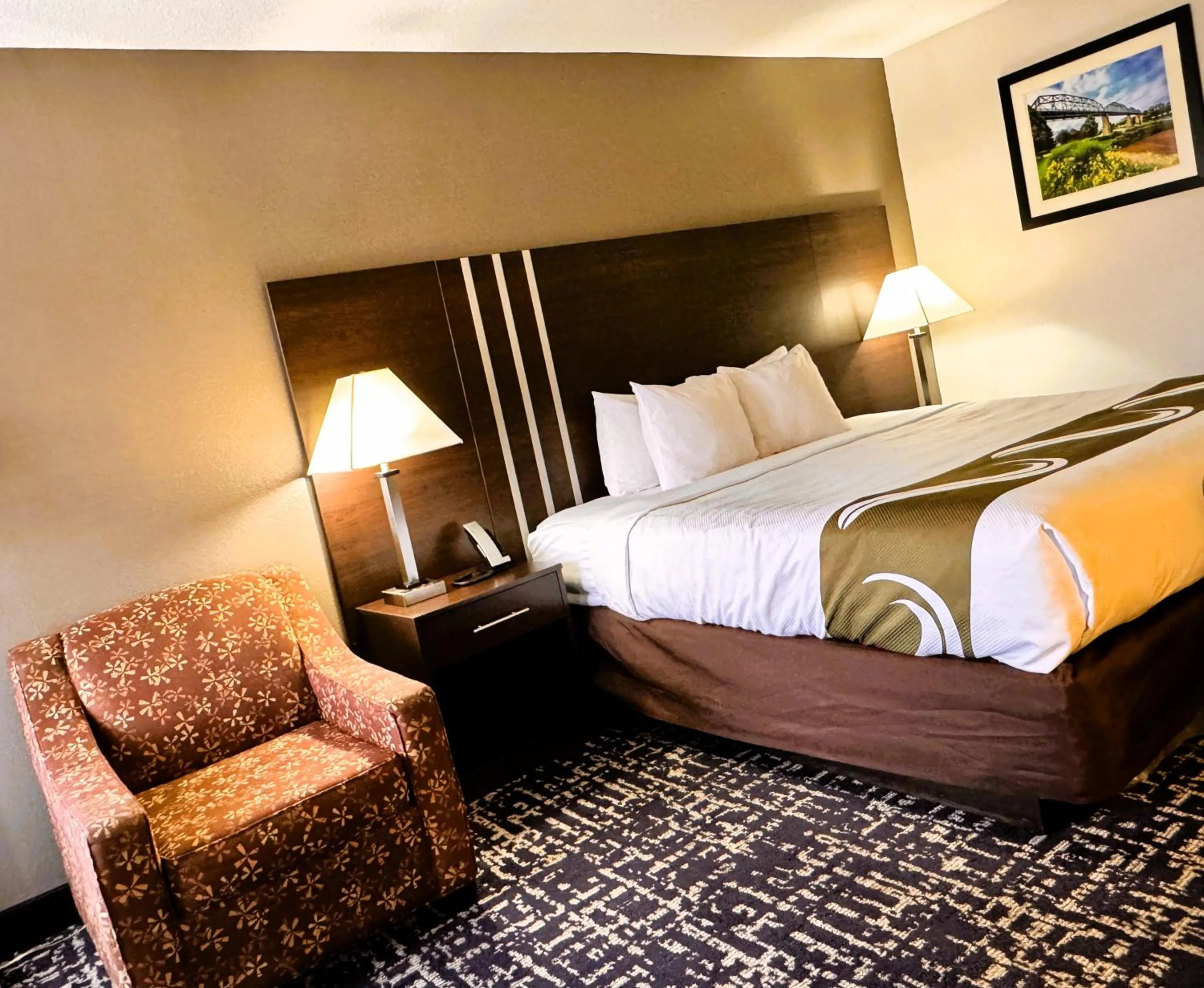 King Room - Non-Smoking in Quality Inn Cleveland North