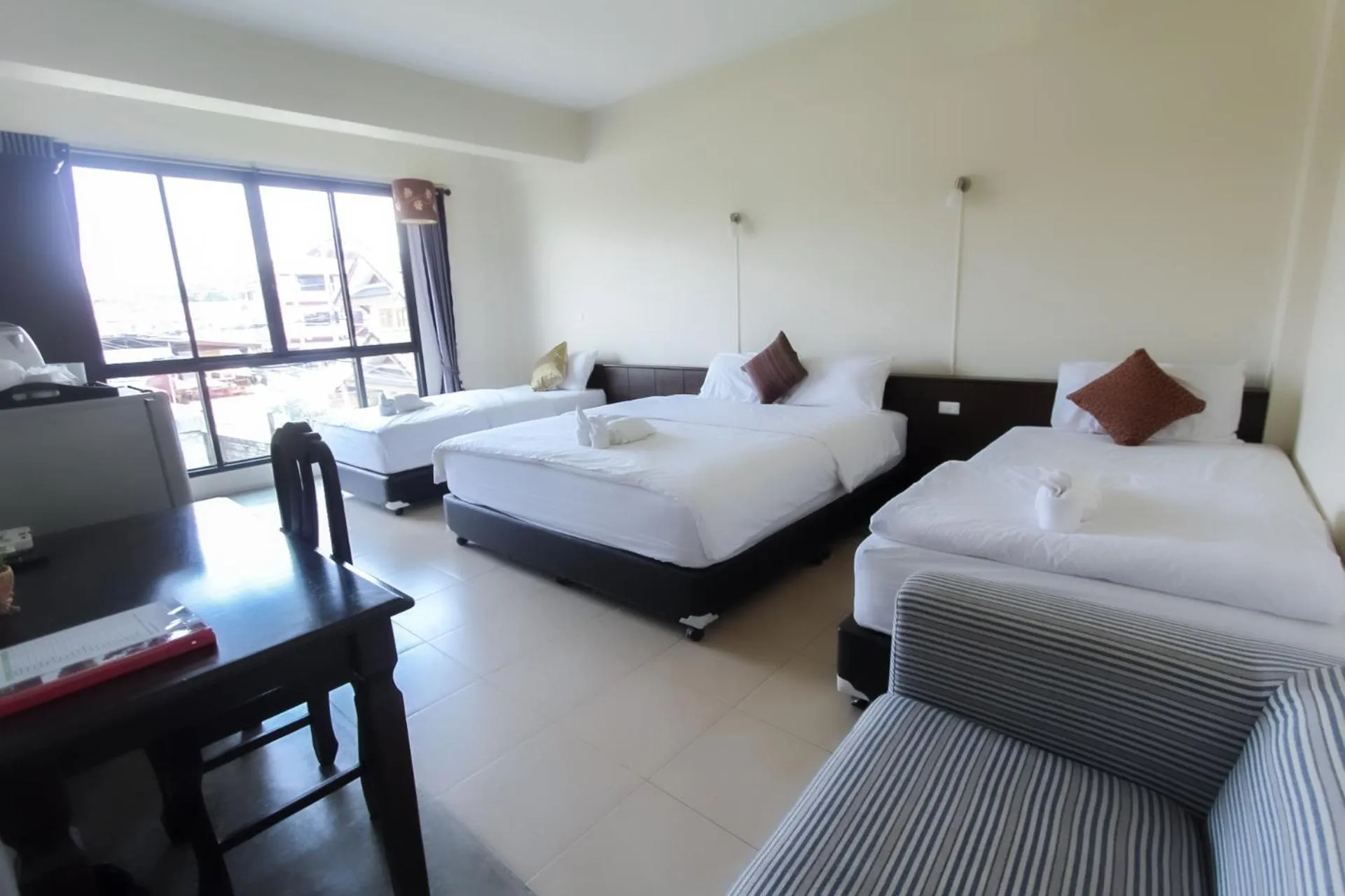 Family Room with Bath in Baan Pordeedin