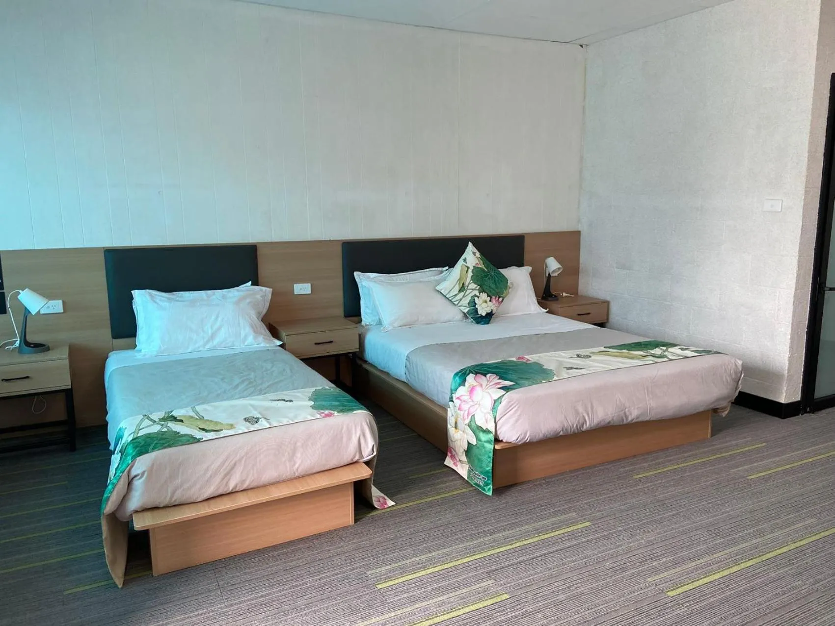 Deluxe Twin Room in Jasper Motor Inn