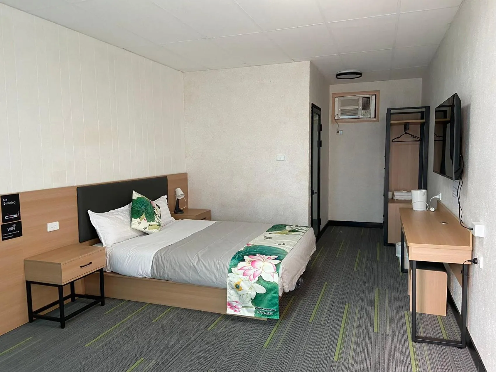 Deluxe Double Room in Jasper Motor Inn