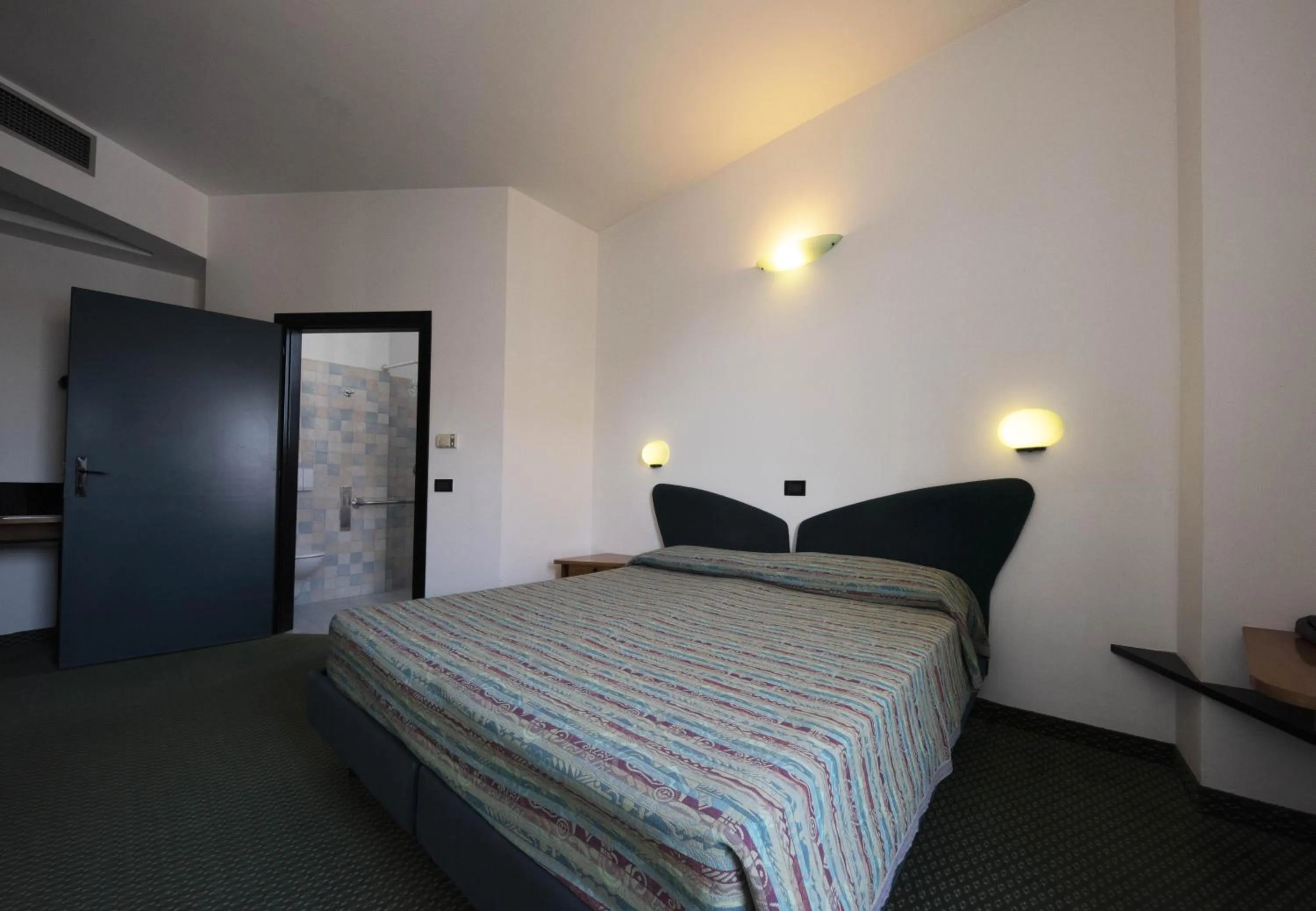 Double or Twin Room - Disability Access in Hotel Ali d'Oro