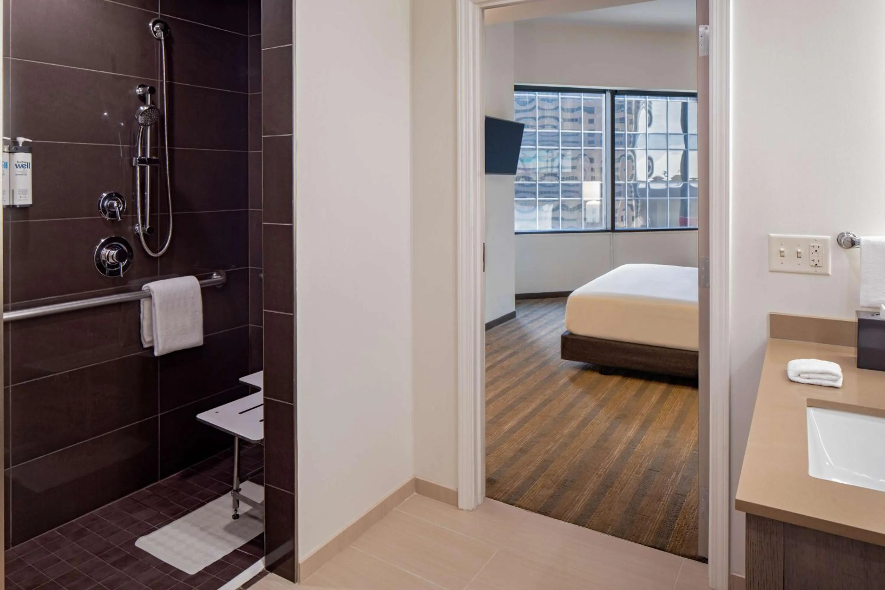 One-Bedroom King Suite with View in Hyatt House New Orleans Downtown