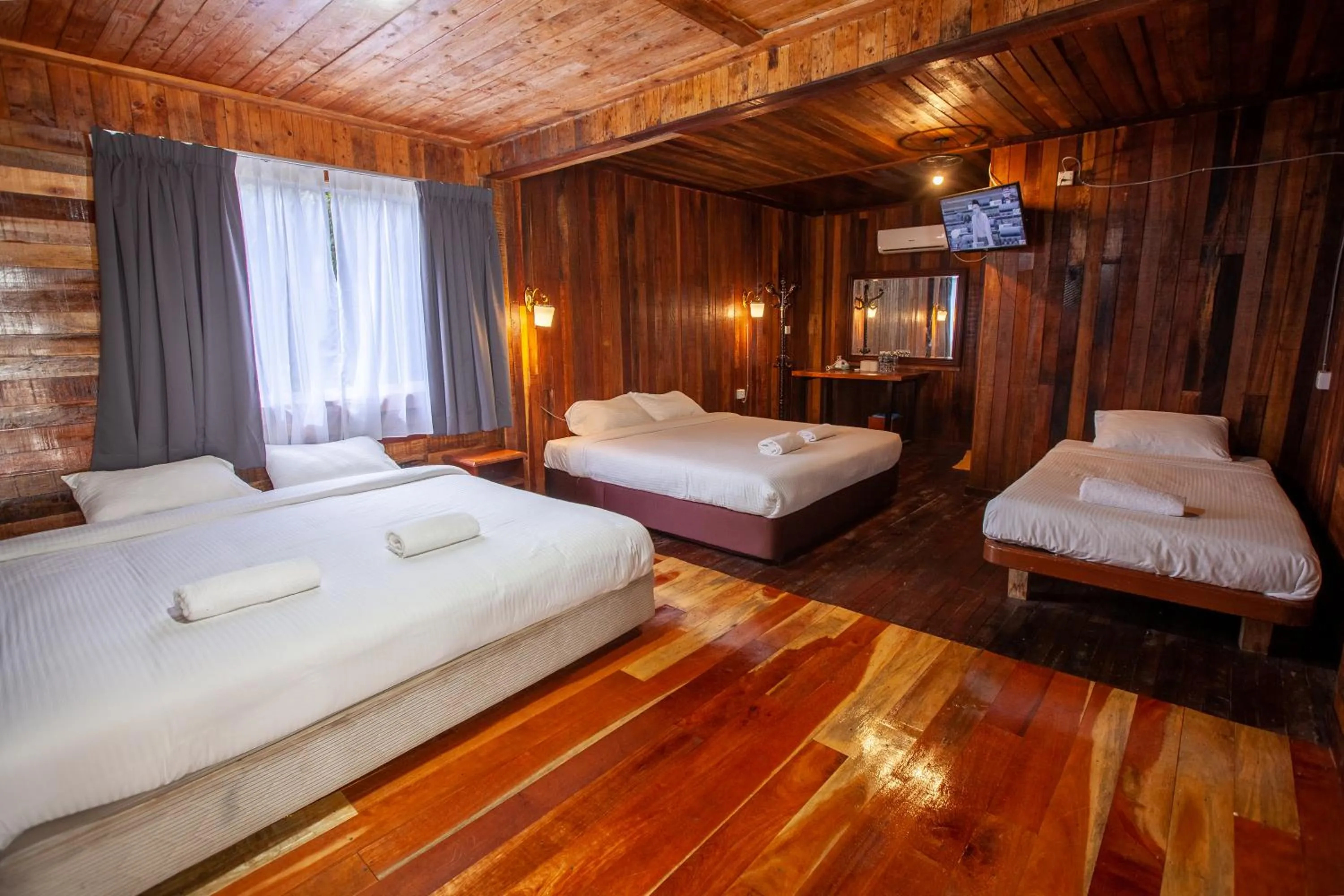 Family Room in Joe Fisherman Inn