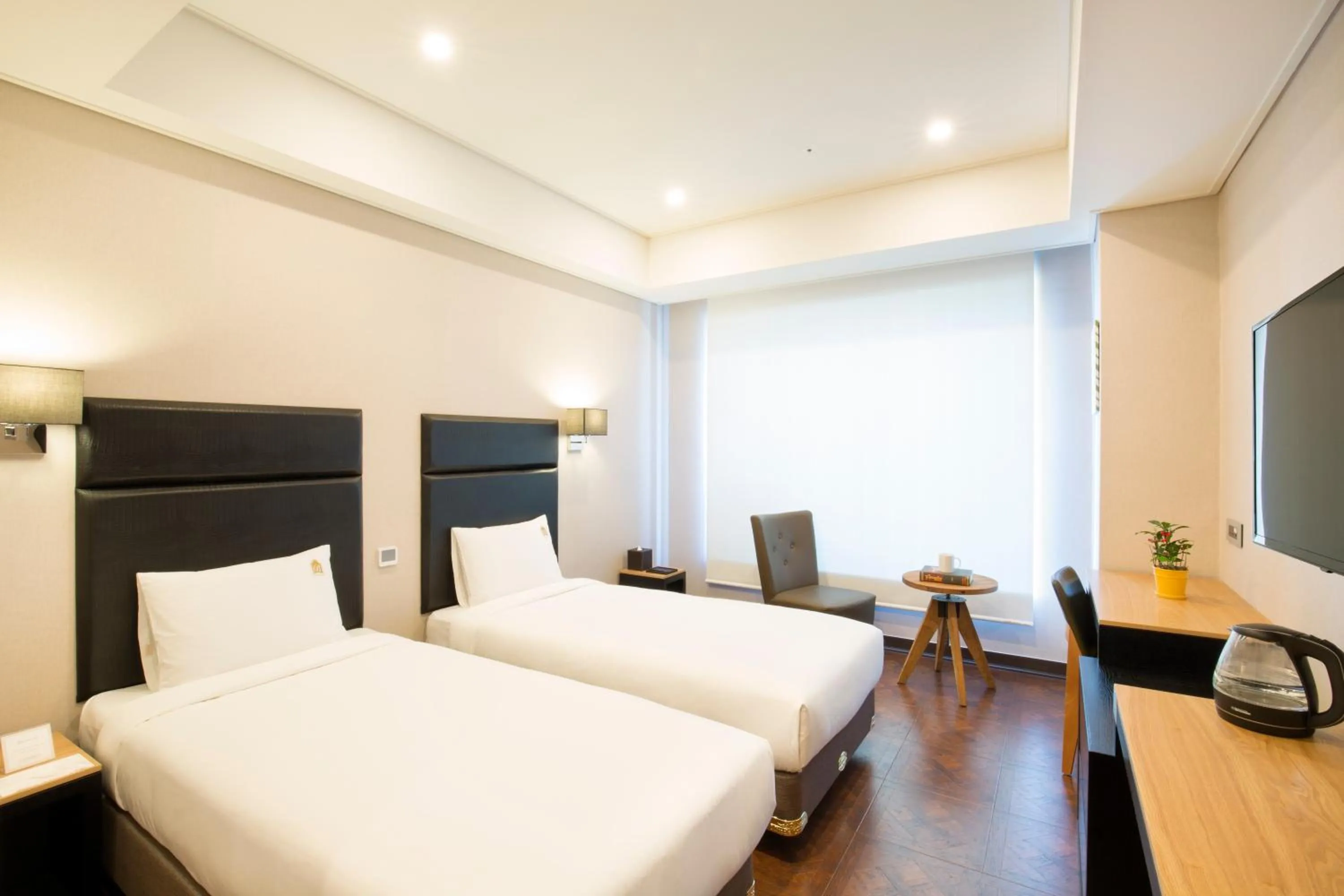Standard Twin Room in Benikea Hotel Haeundae