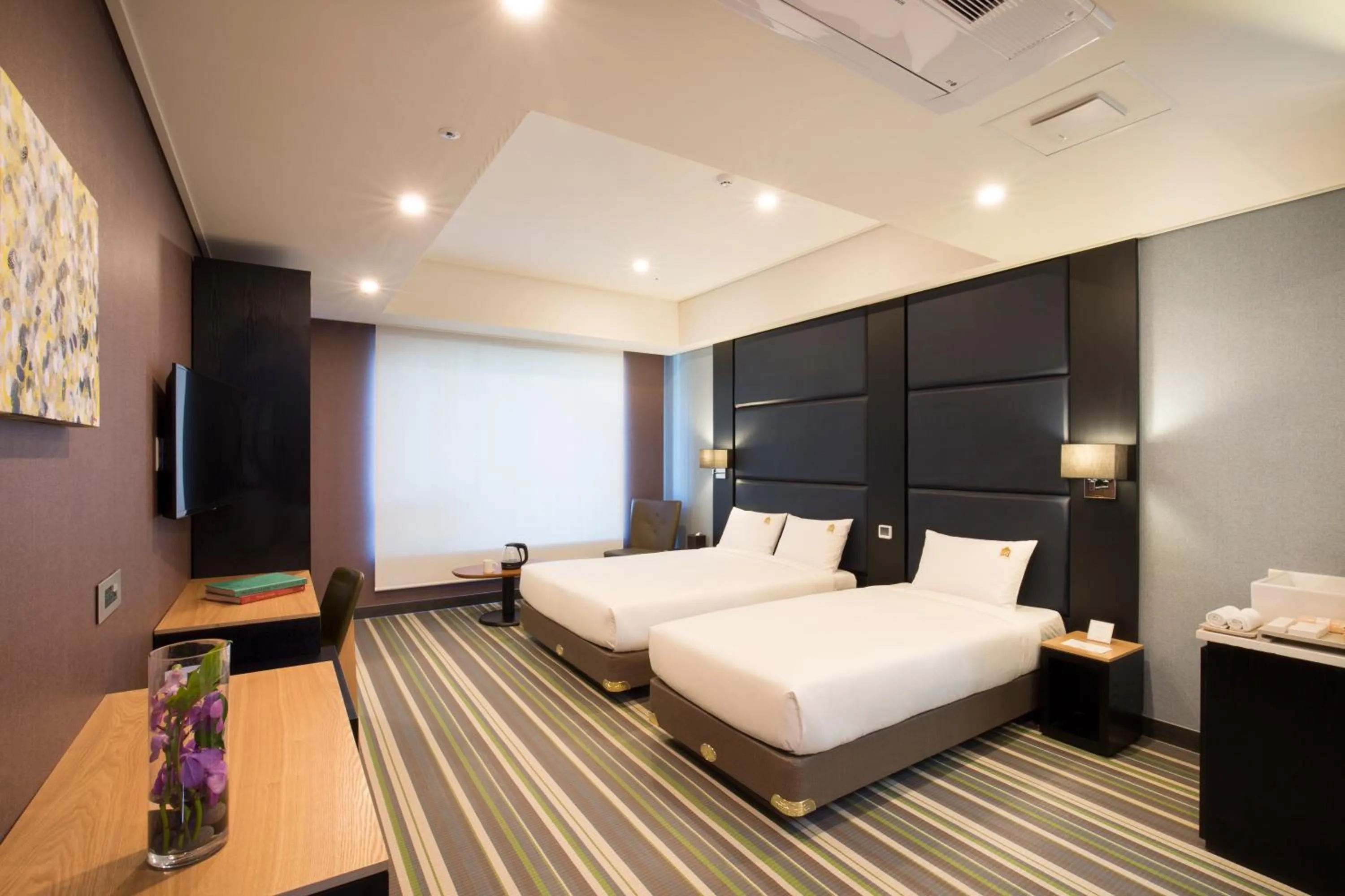 Family Twin Room - High Floor in Benikea Hotel Haeundae