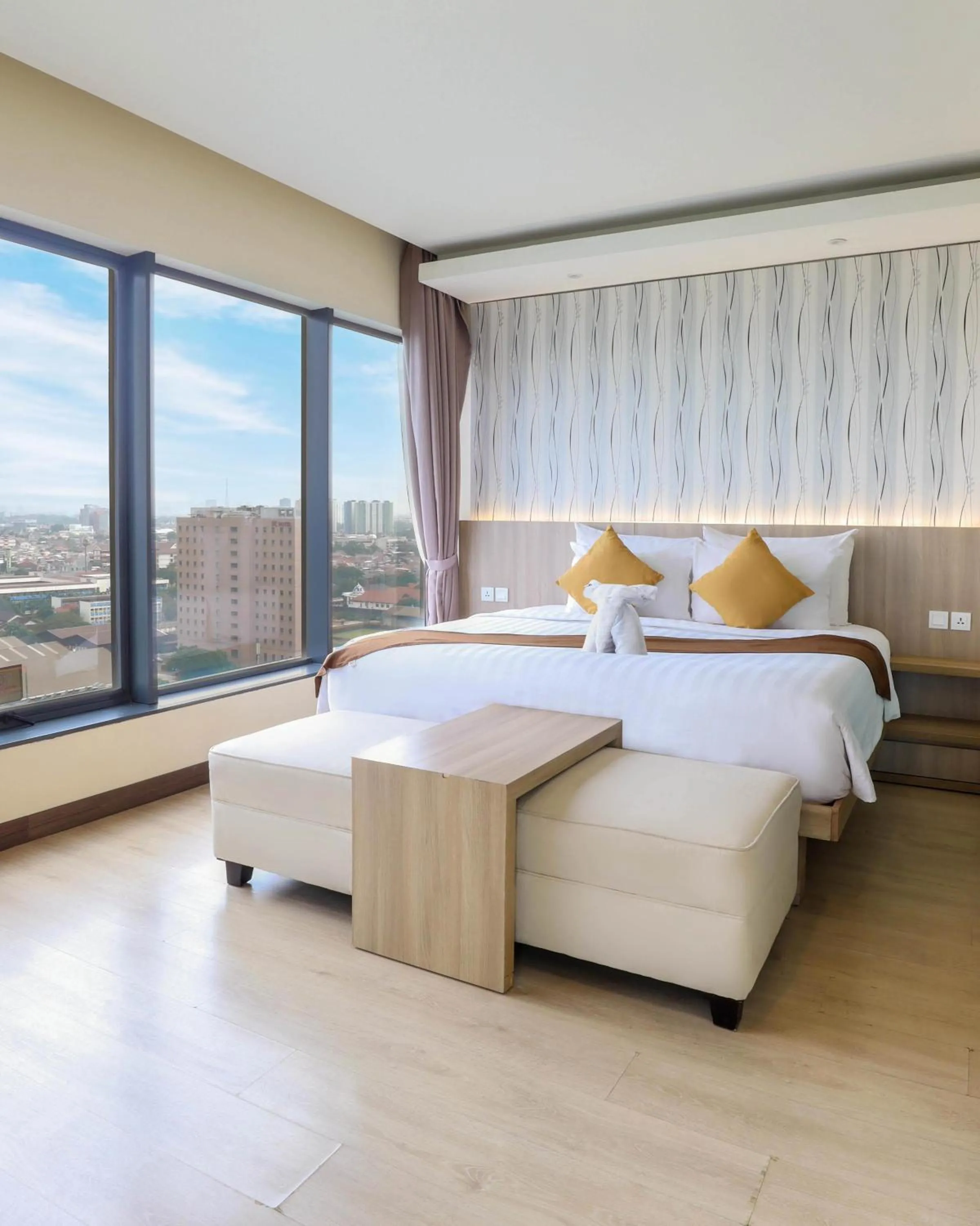 Junior Suite in Vasaka Hotel Jakarta Managed by Dafam