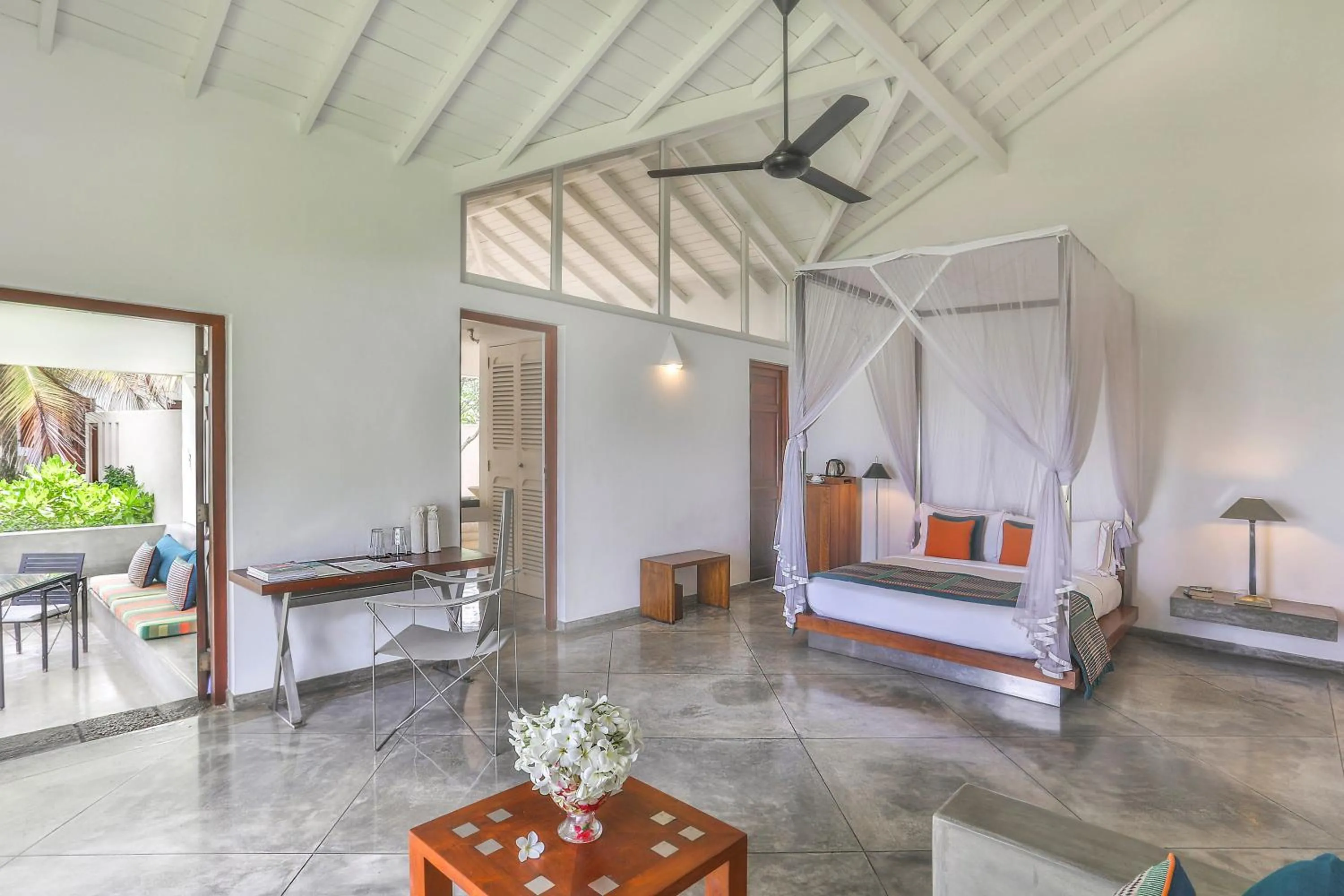 Queen Suite with Sea View in The Frangipani Tree by Edwards Collection - Thalpe