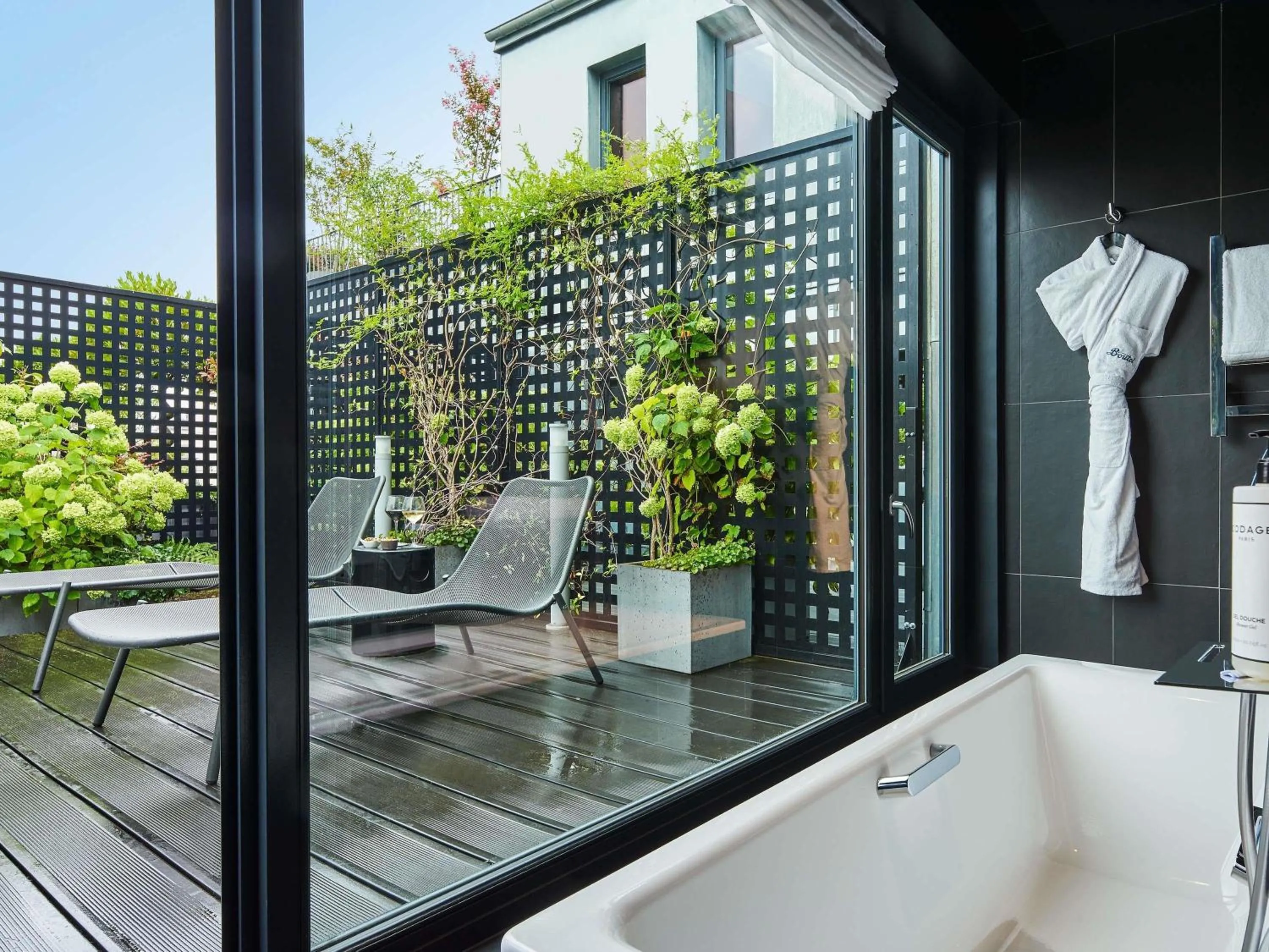 Signature Executive King Suite with Terrace in Boutet Bastille Hotel Paris - MGallery Collection