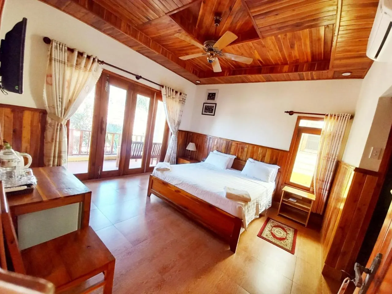 Deluxe Double Room in Free Beach Resort