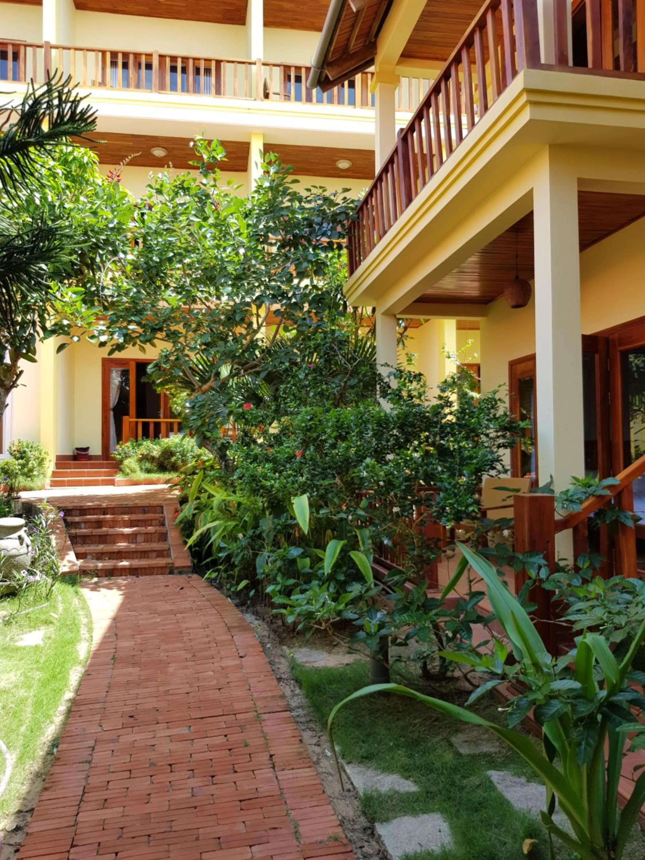 Deluxe Family Room in Free Beach Resort