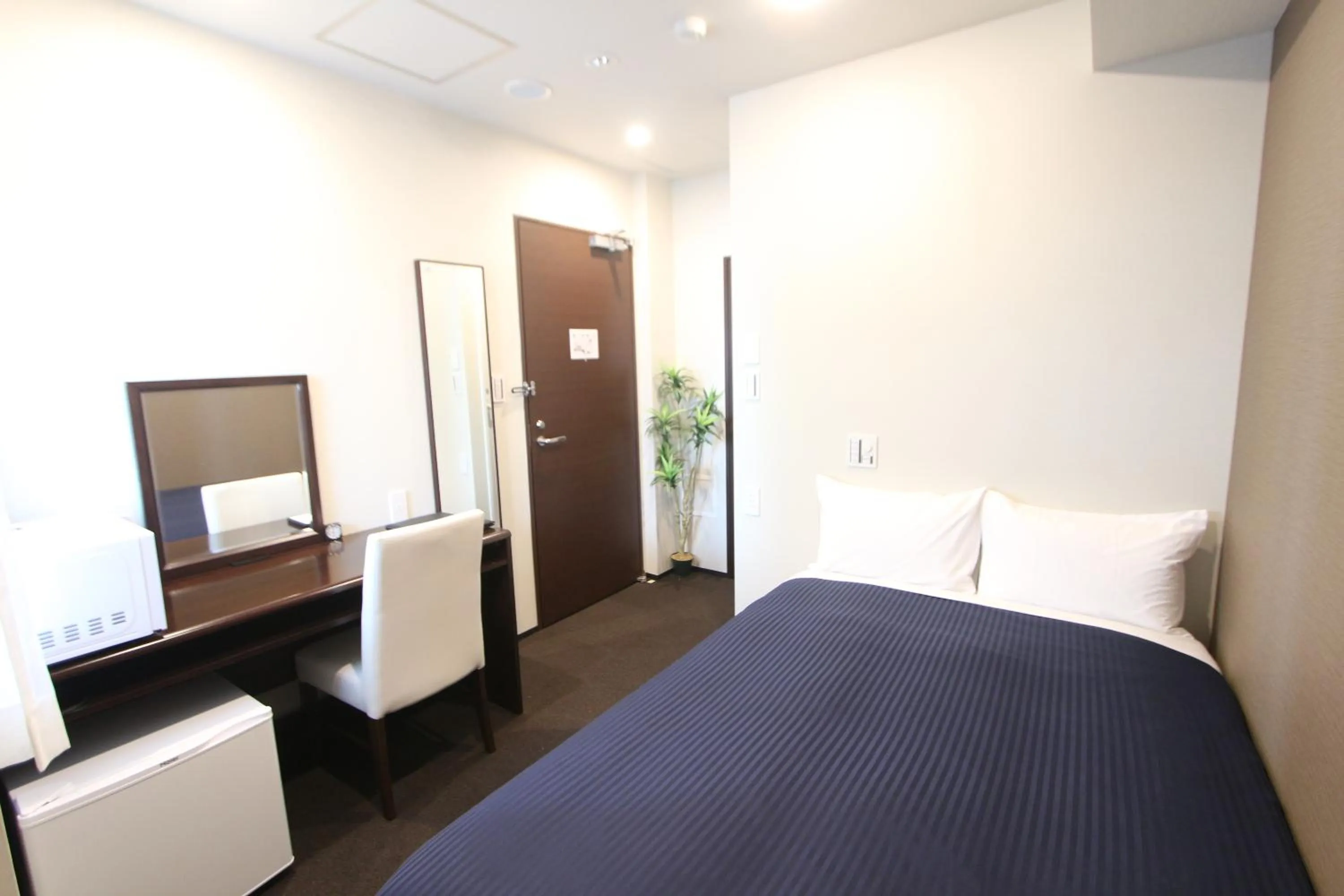 Double Room with Small Double Bed - single occupancy - Non-Smoking in HOTEL LiVEMAX Higashi Ginza