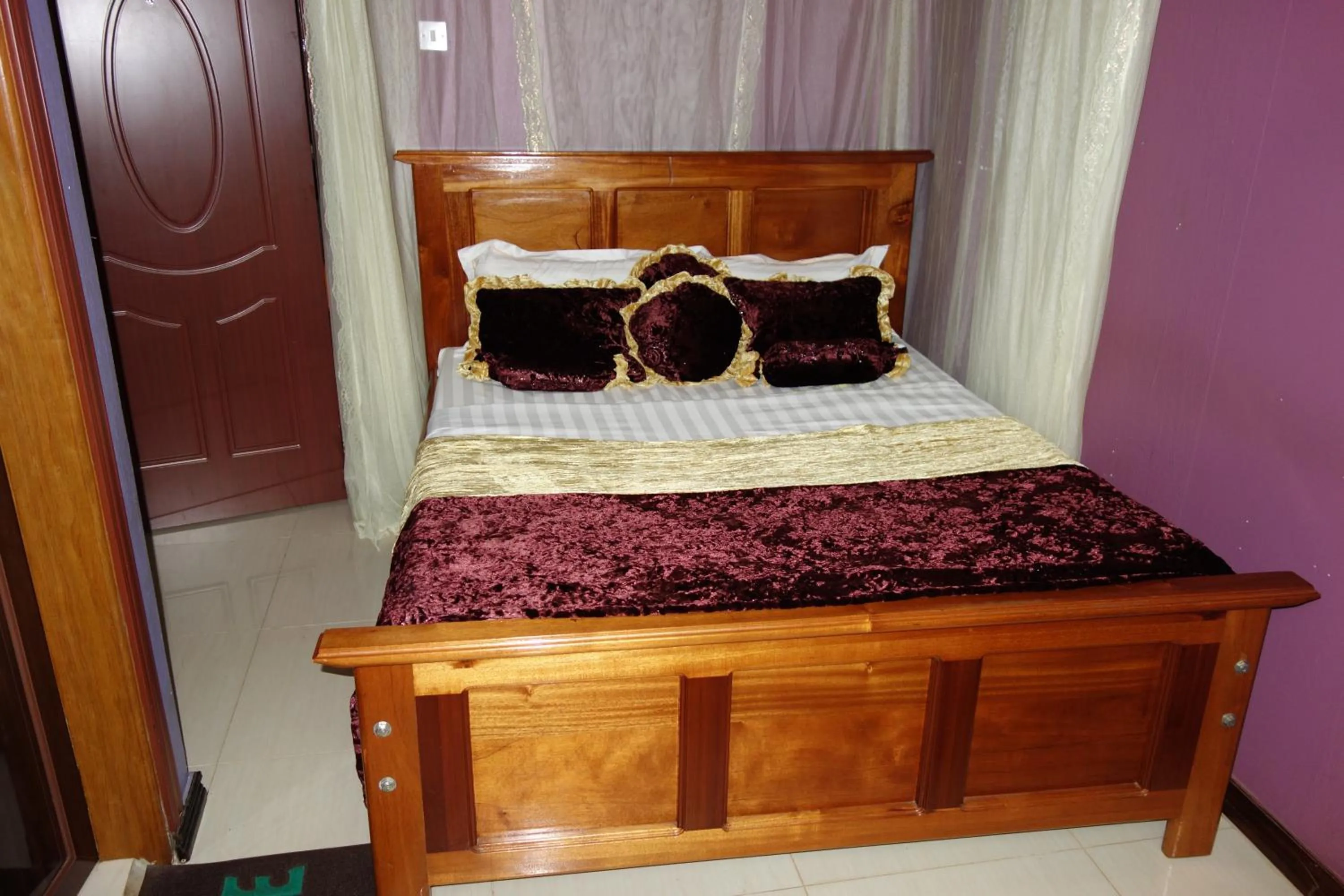 Deluxe Double Room in Impala Suites