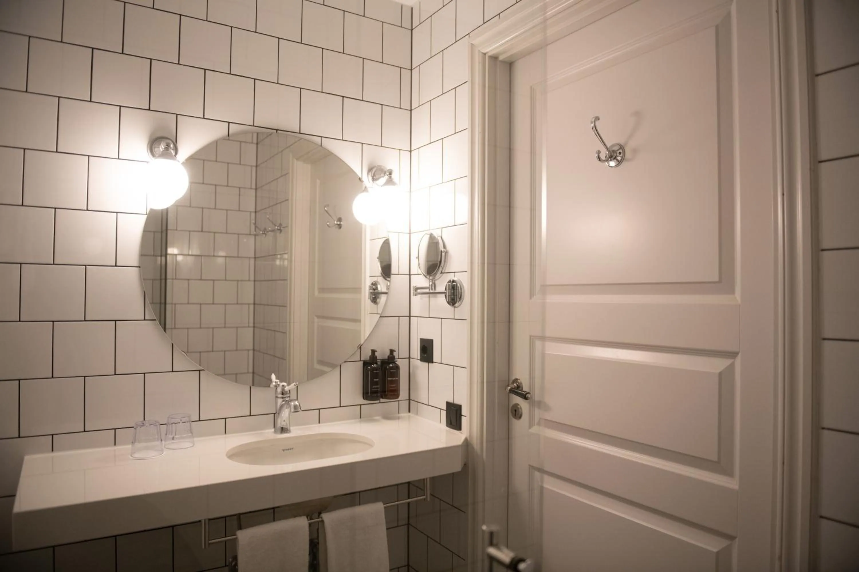 Compact Double with Evening Meal in Home Hotel Borgen