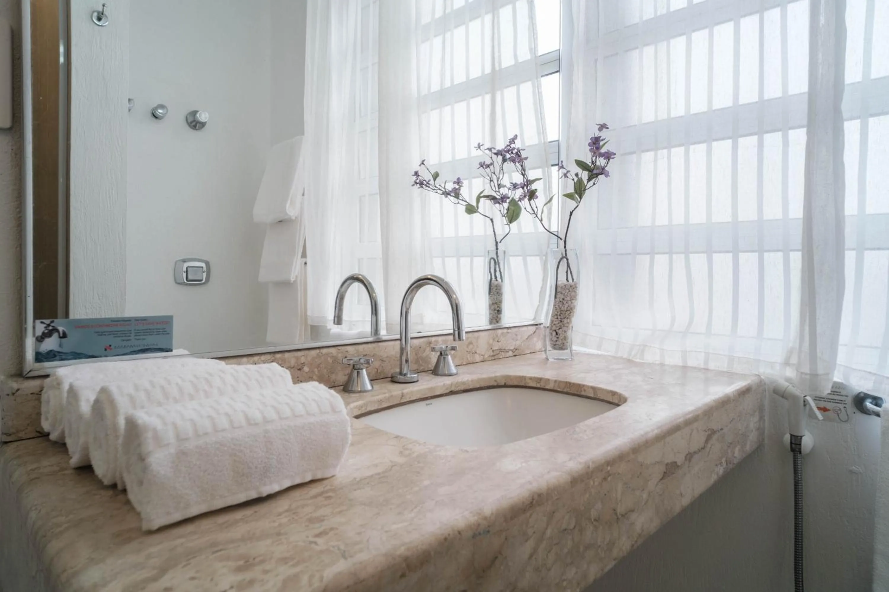 Triple Room in Hotel Normandie - by Easy Hotéis