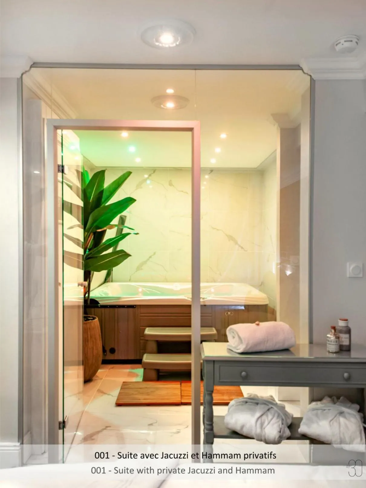 Suite with Jacuzzi Hammam  in Au 30 Lille Centre Grand Palais