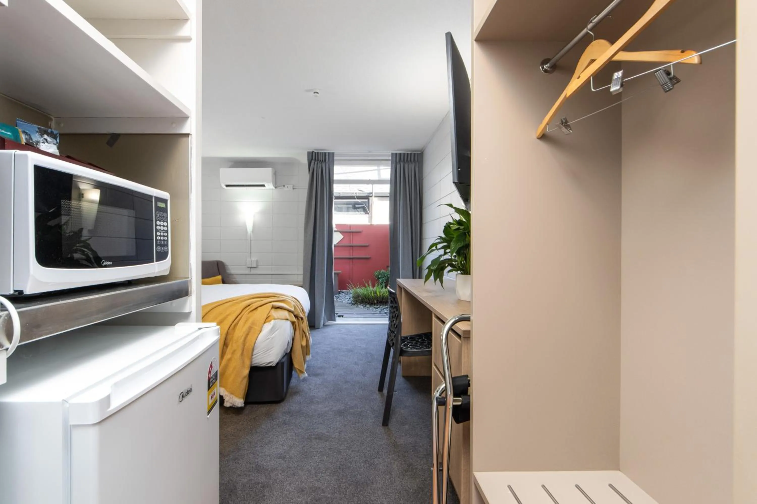 Studio - Upstairs in Epsom Motel