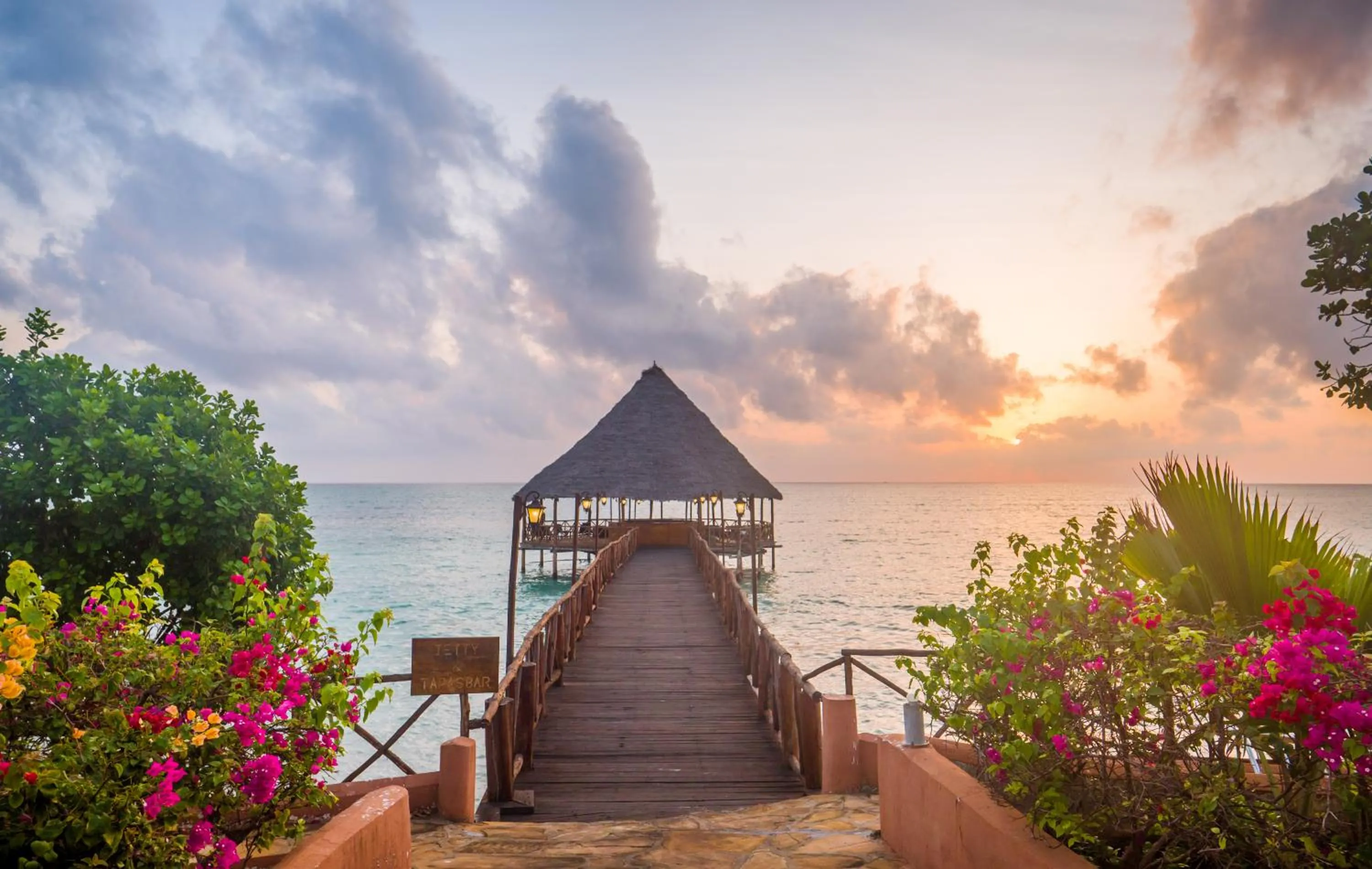 Deluxe Ocean View Room in Azao Resort & Spa