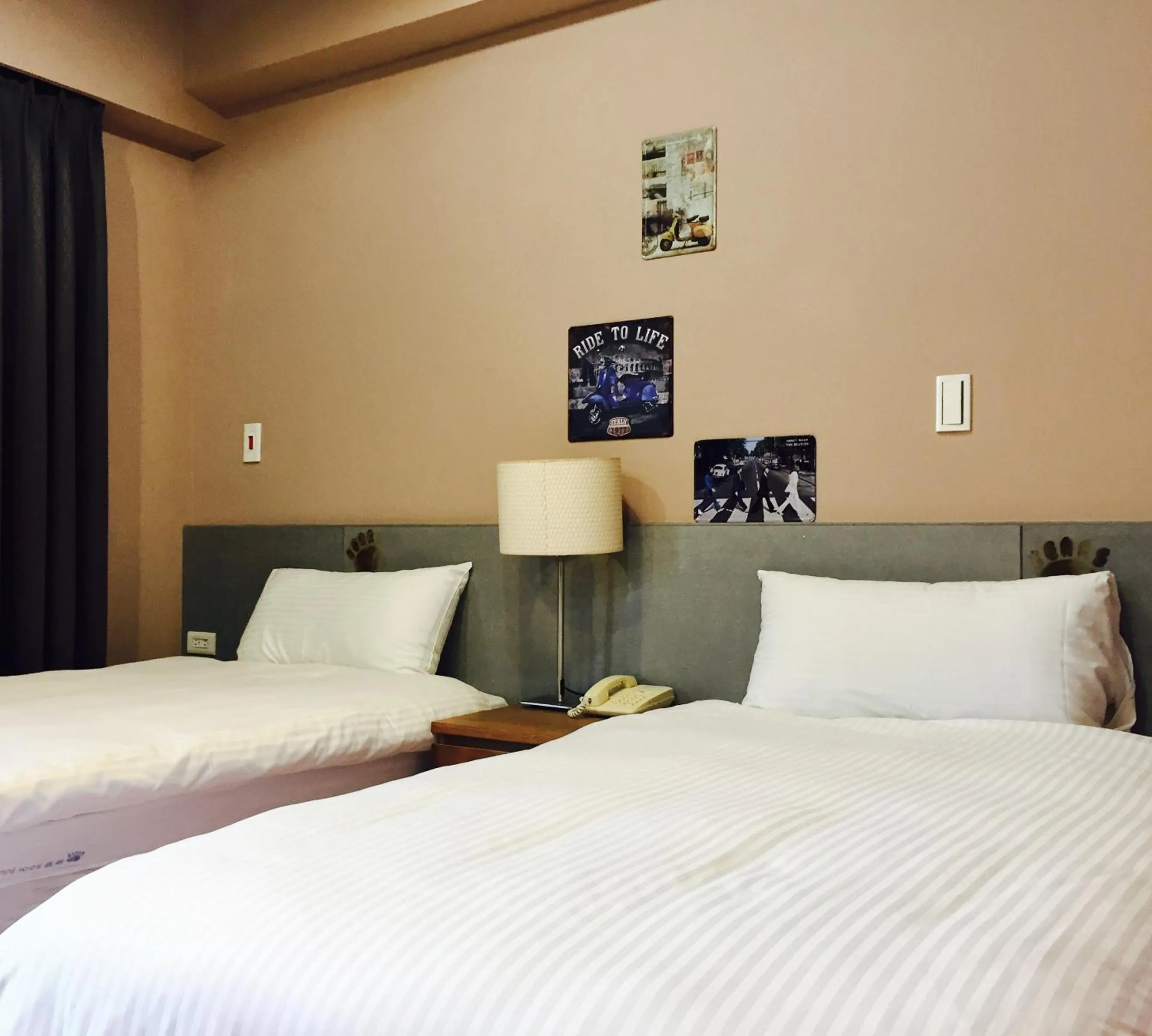 Deluxe Twin Room in Bear Hotel