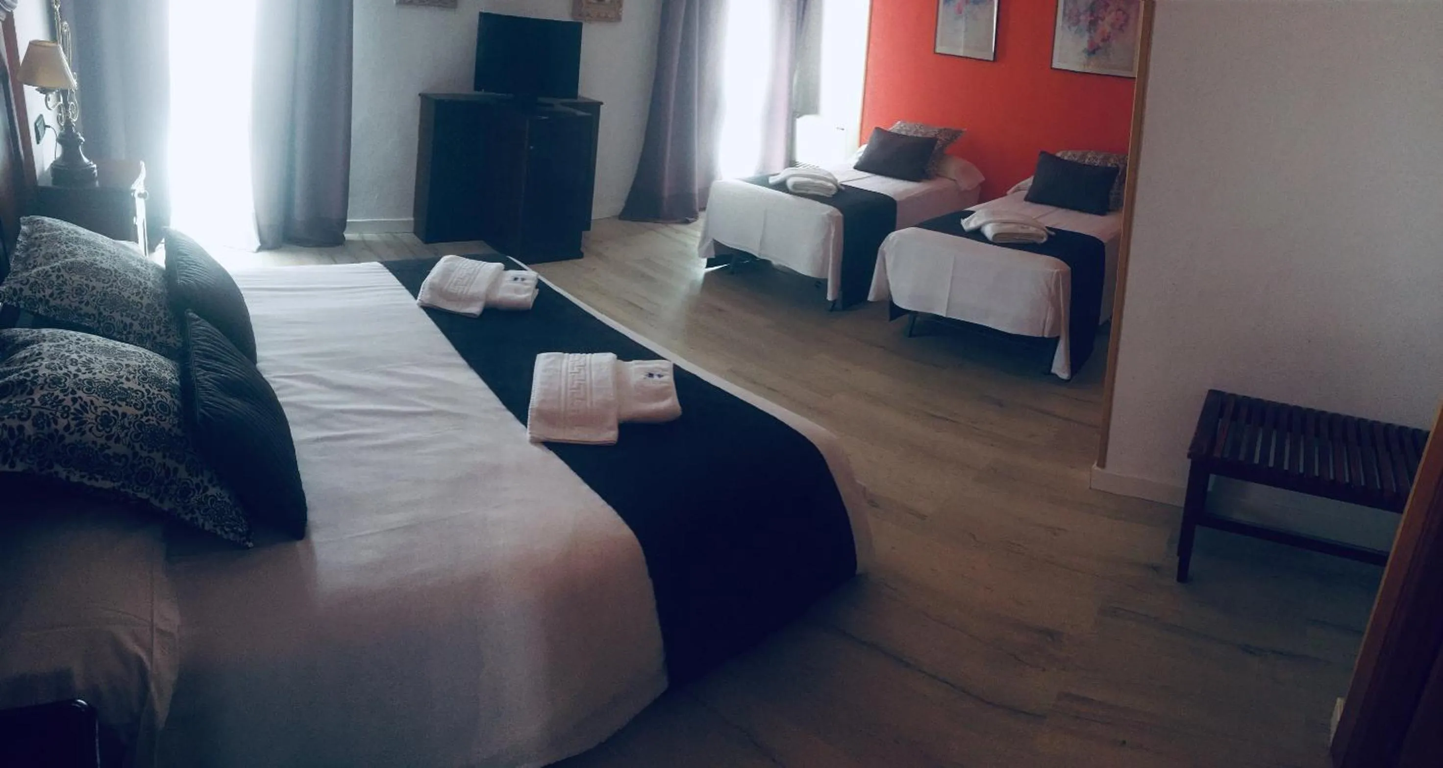 Family Room (2 Adults + 2 Children) in Rey Sancho Palencia