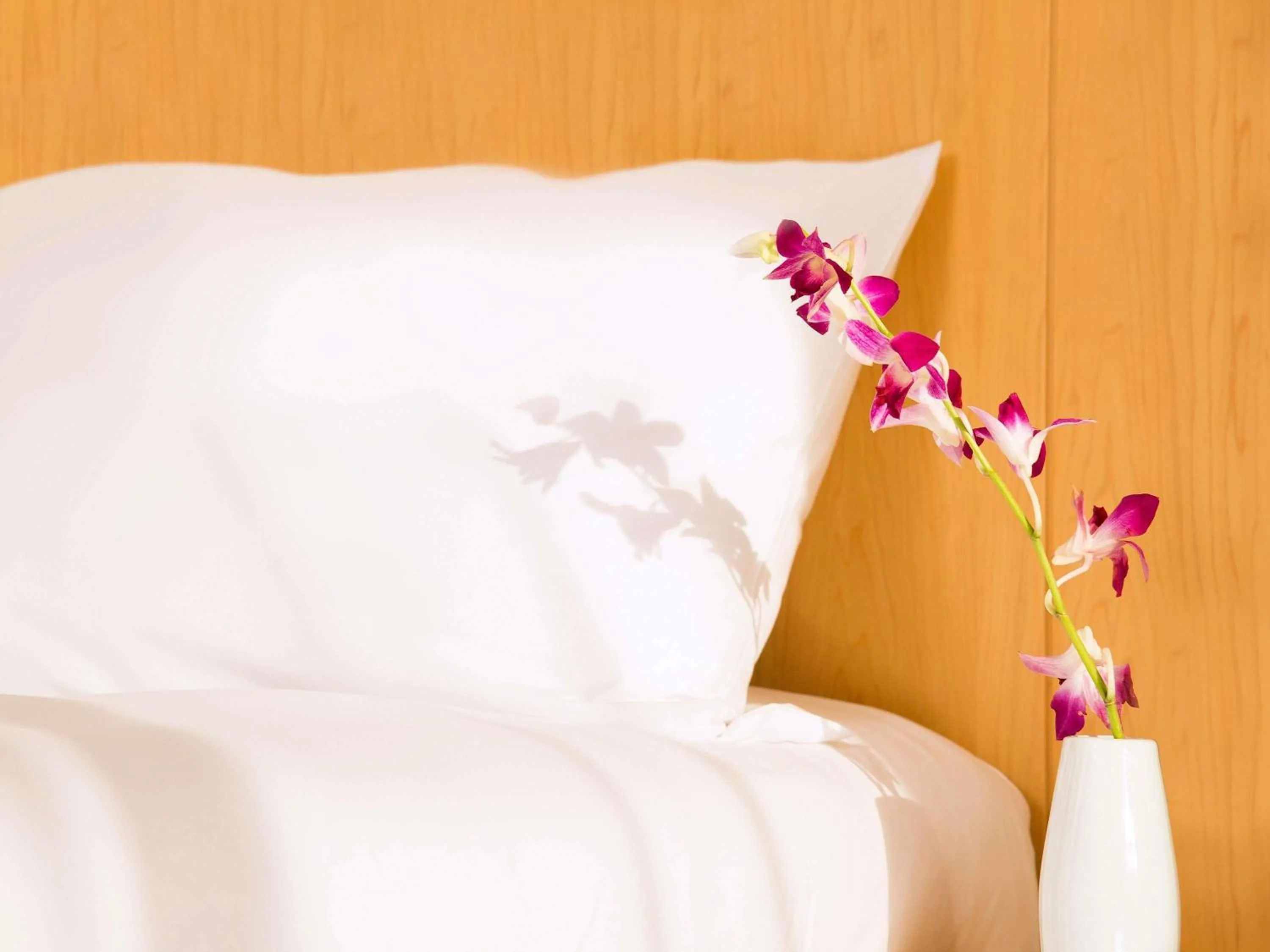 Premium Queen Room in ibis Dubai One Central