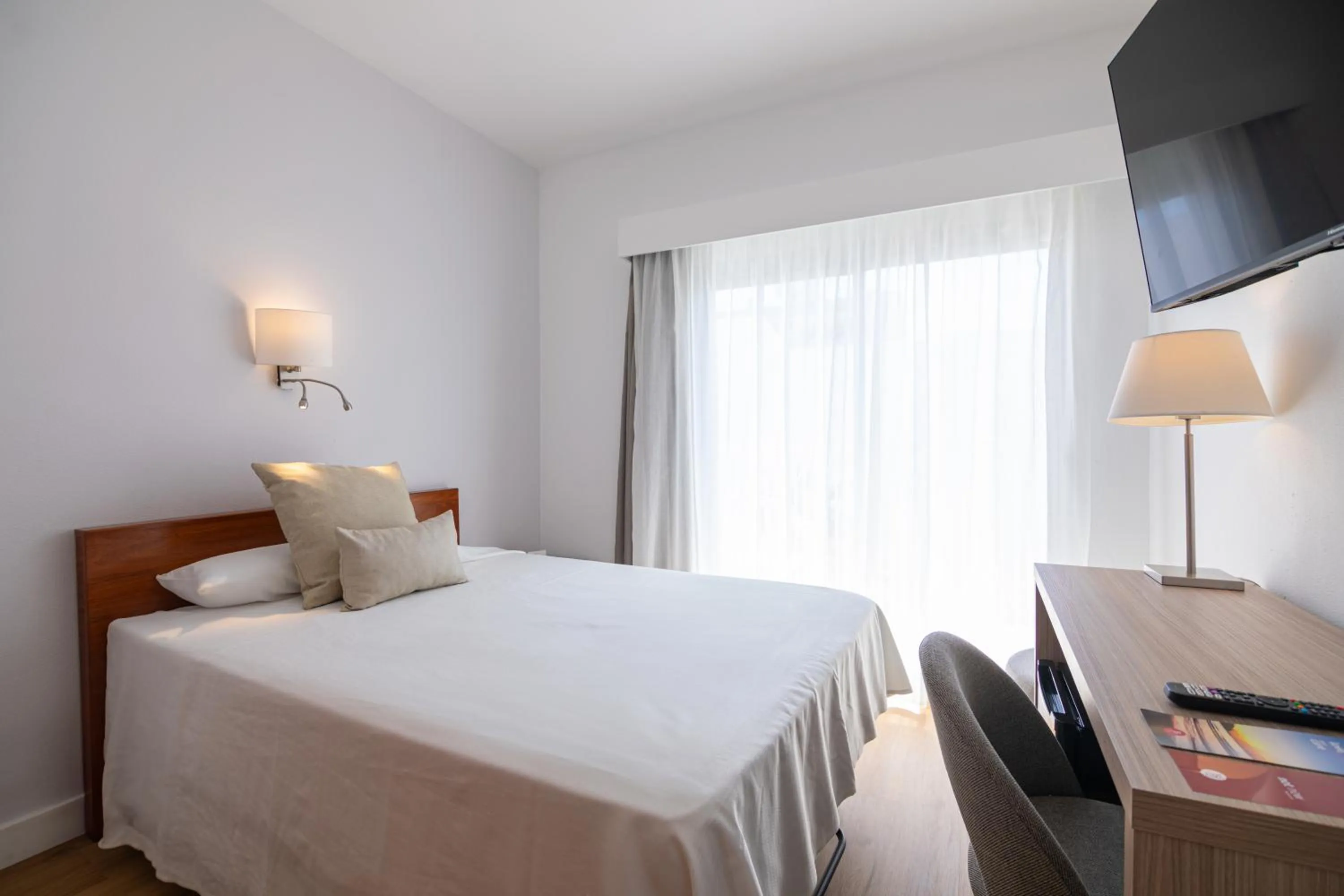 Single Room with Balcony and Side Sea View in JS Miramar