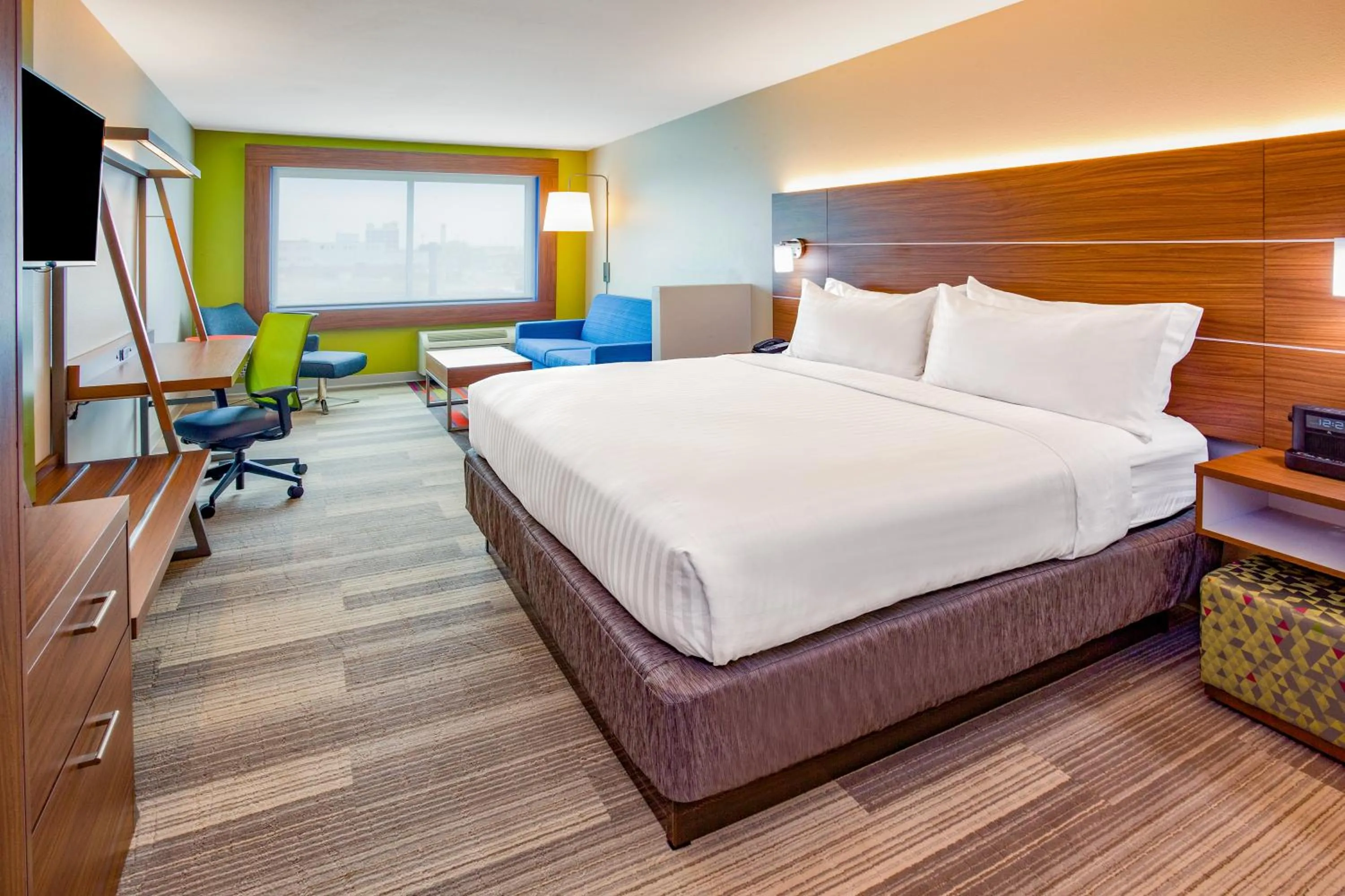 Suite - Hearing Accessible - Non-Smoking in Holiday Inn Express and Suites Des Moines Downtown by IHG