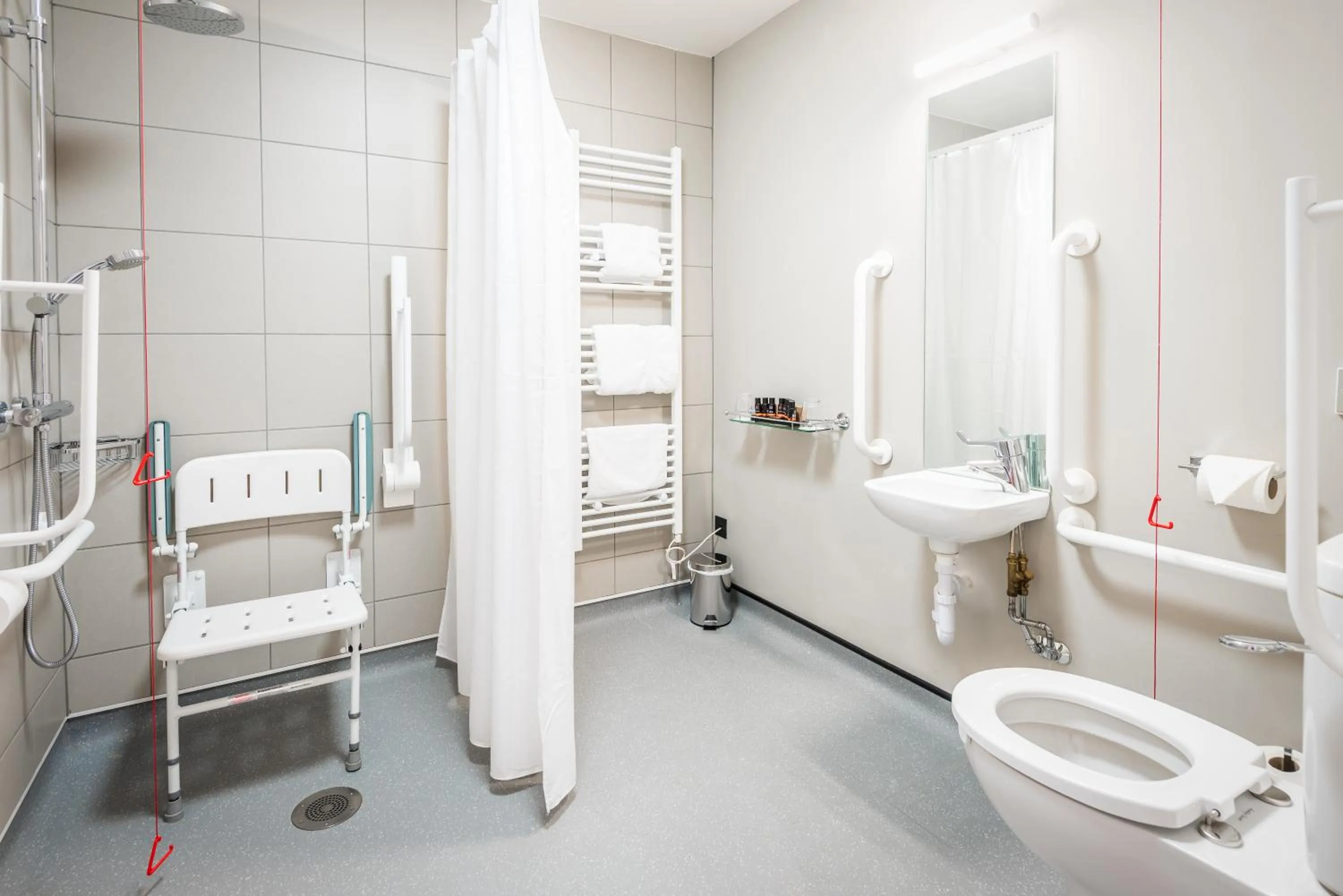 Accessible Queen Room in Bishop's Gate Hotel