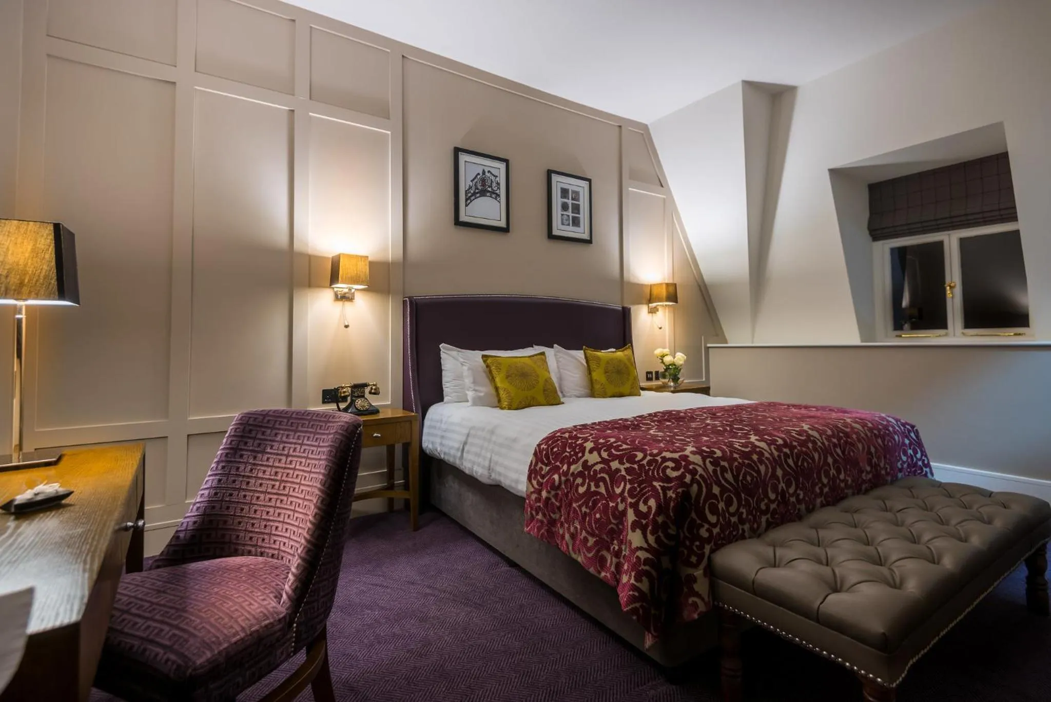 Deluxe King Room in Bishop's Gate Hotel
