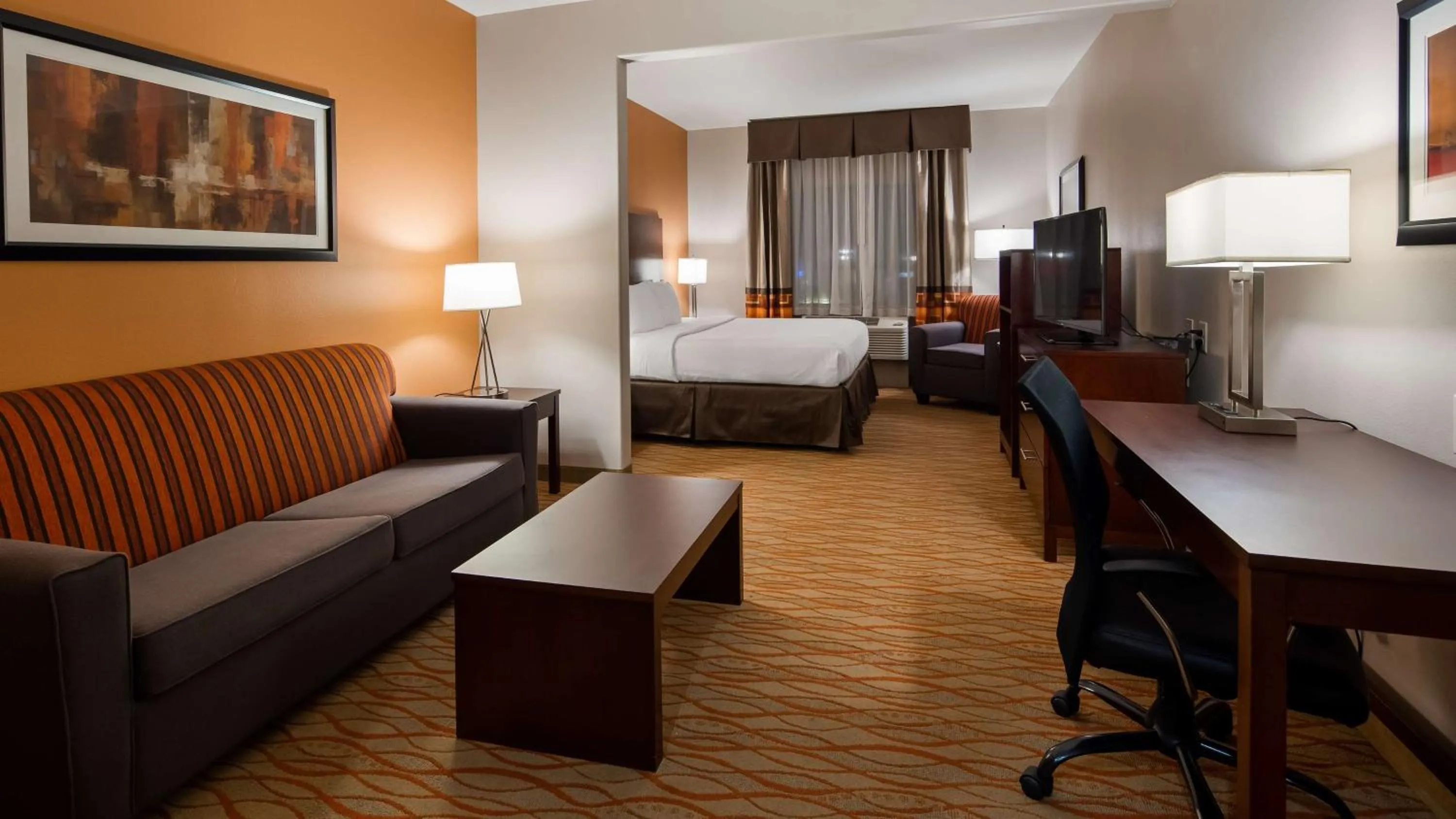 King Suite with Sofa Bed in Best Western Plus Spring Inn & Suites