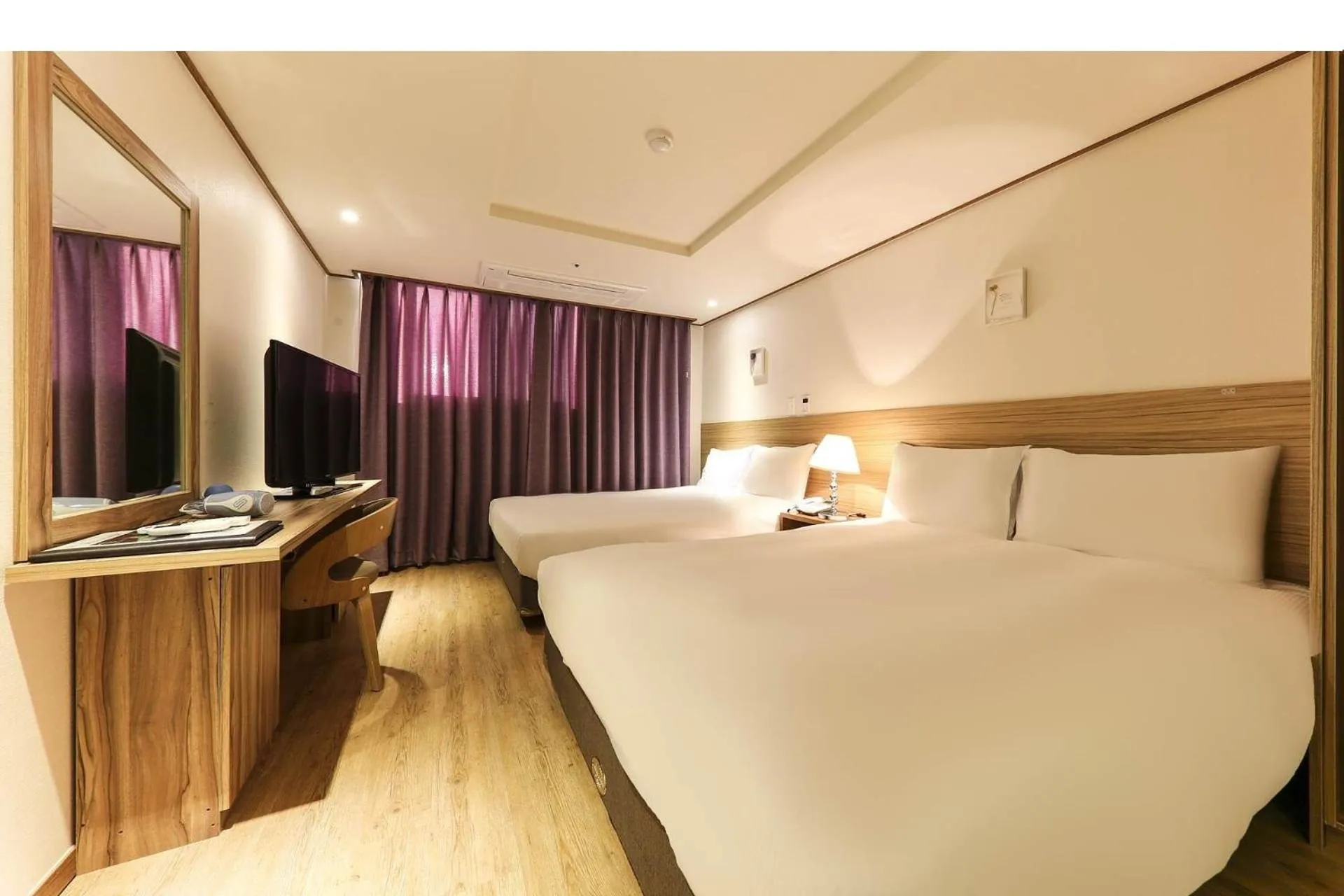 Deluxe Queen Room with Two Queen Beds in Hotel Rest Seogwipo