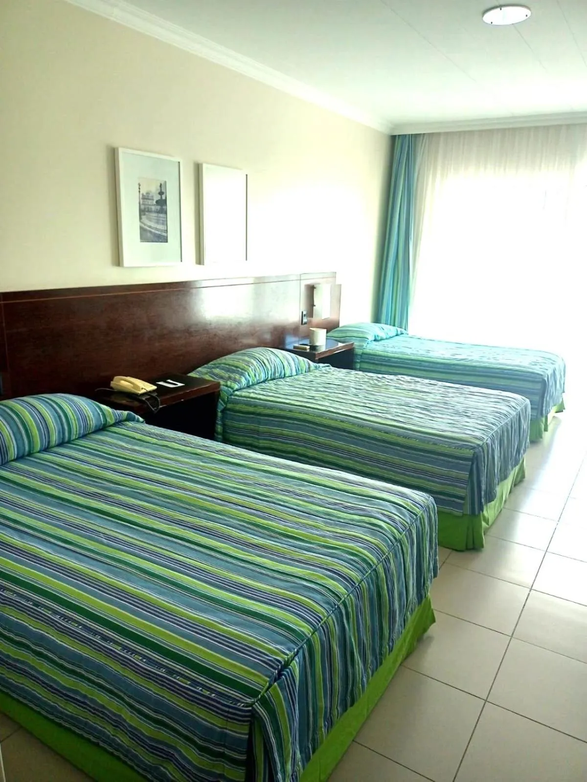 Luxury Triple Room in Bahia Plaza Hotel