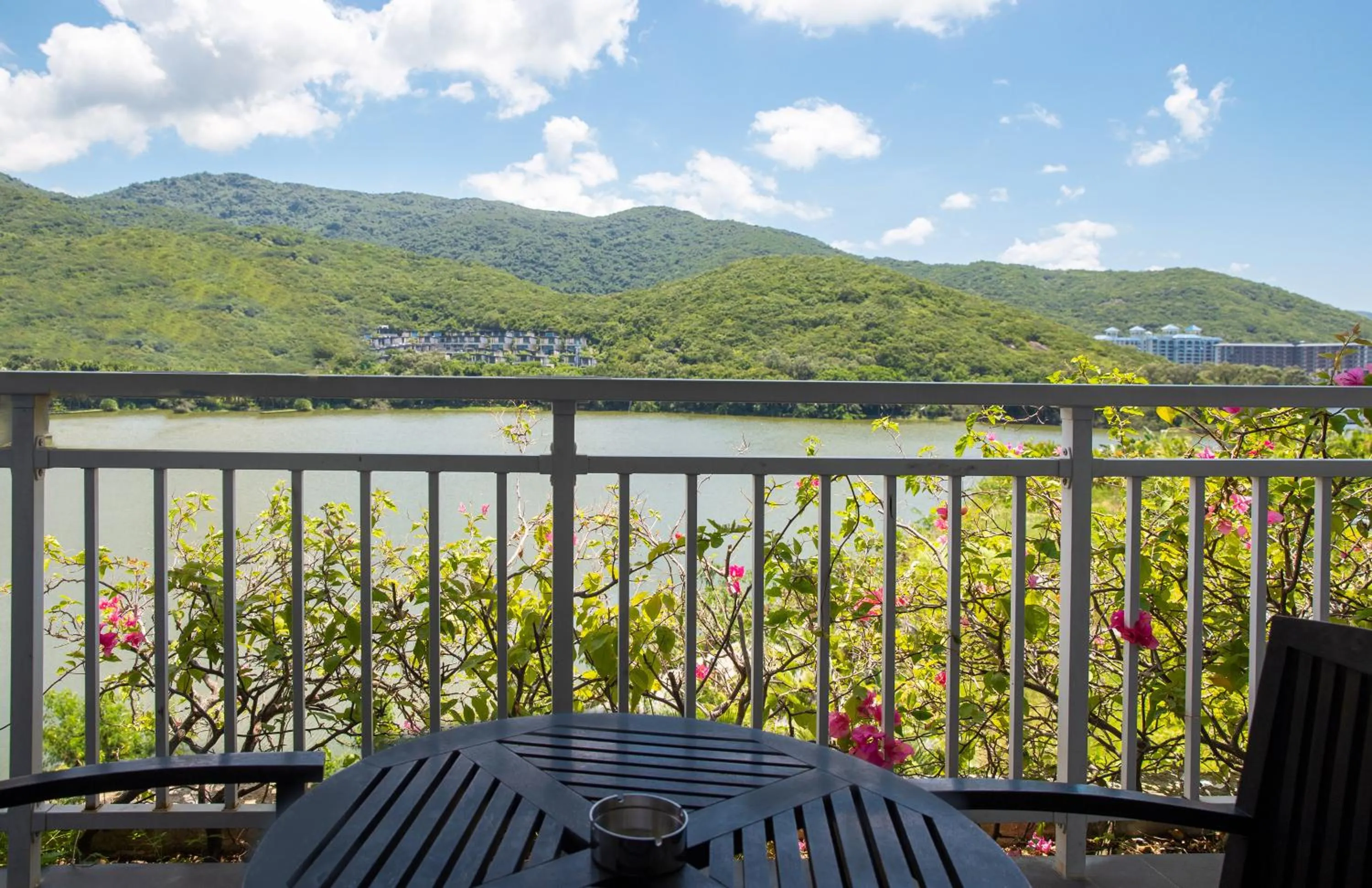 King Room with Lake View in Palace Resort Yalong Bay Sanya