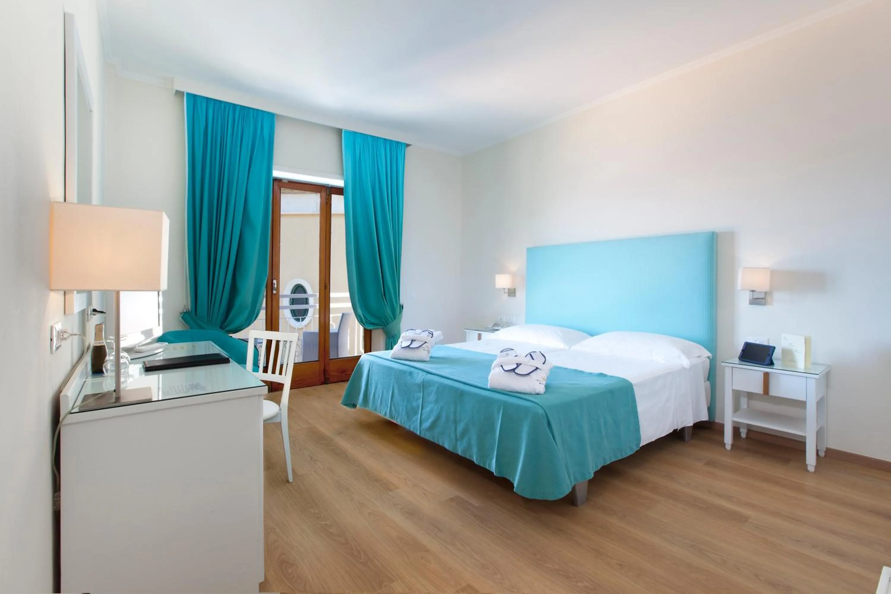 Double or Twin Room with Sea View in Boutique Hotel Regina