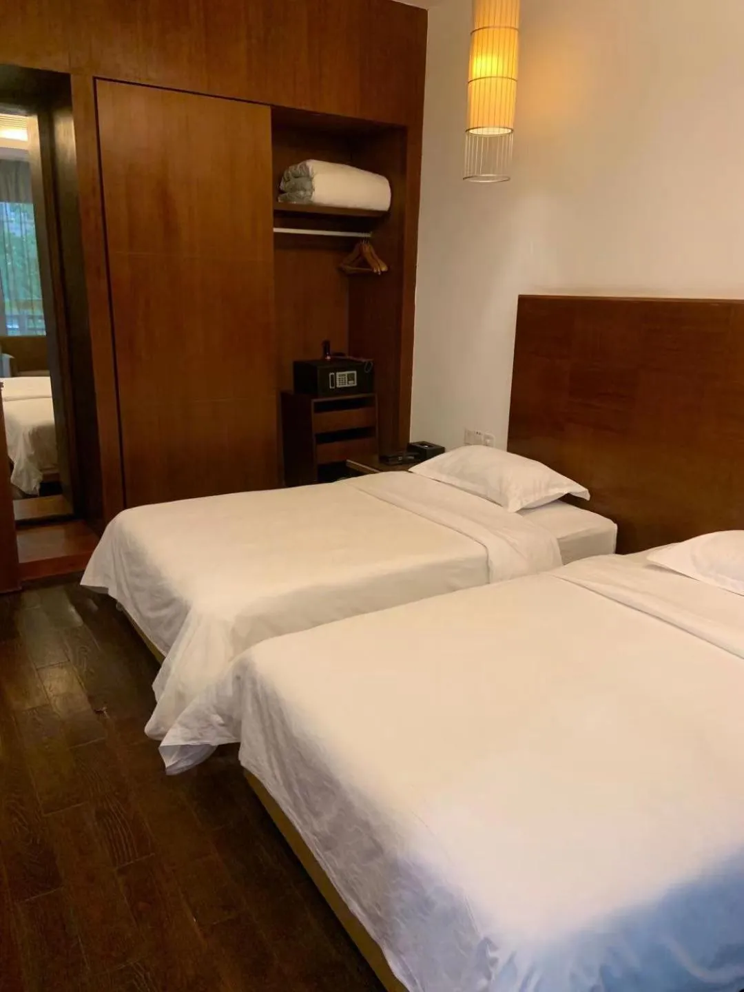 Standard Double or Twin Room with Garden View in Guangzhou Fangyuan Hotel