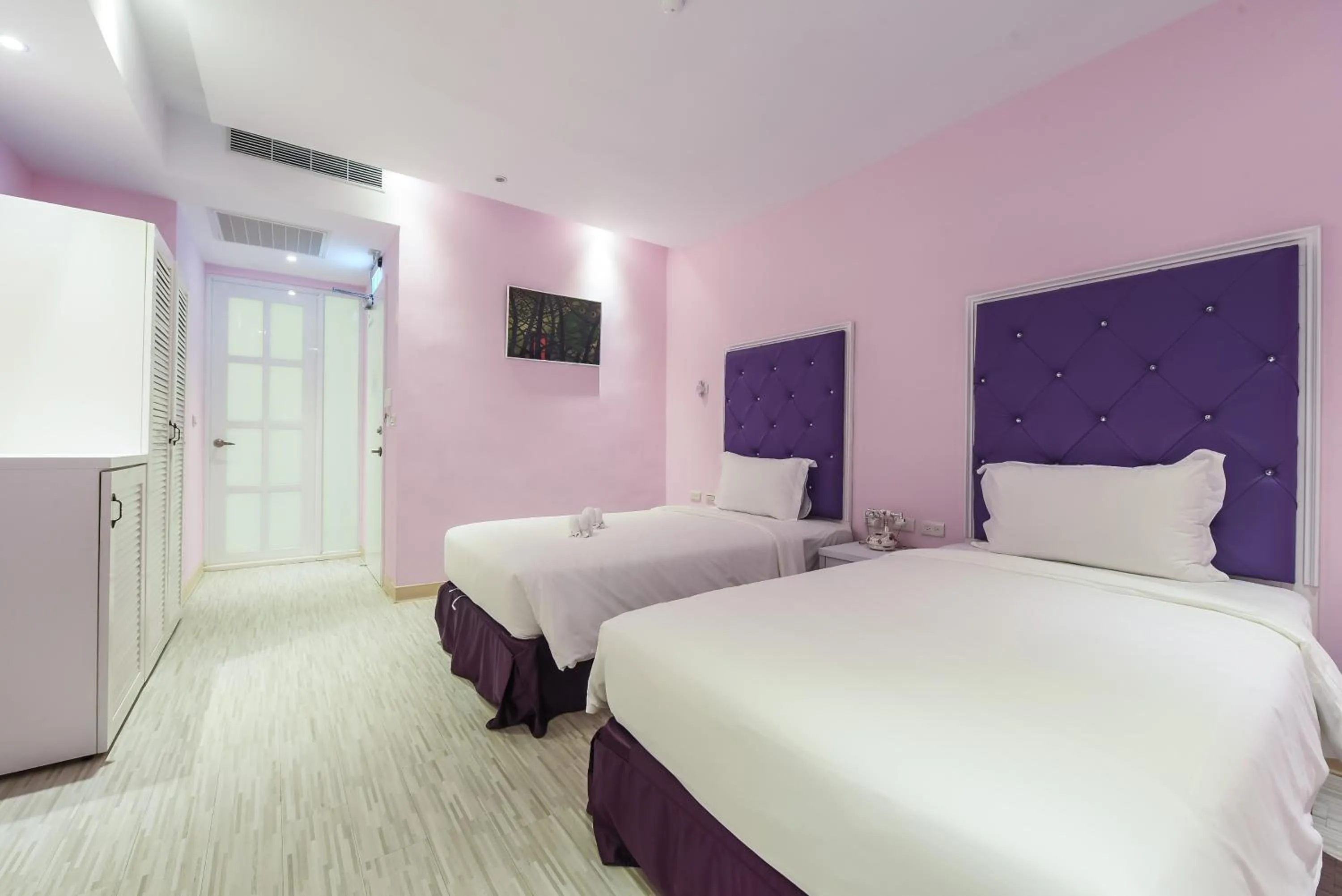 Standard Twin Room in Lion King Hotel