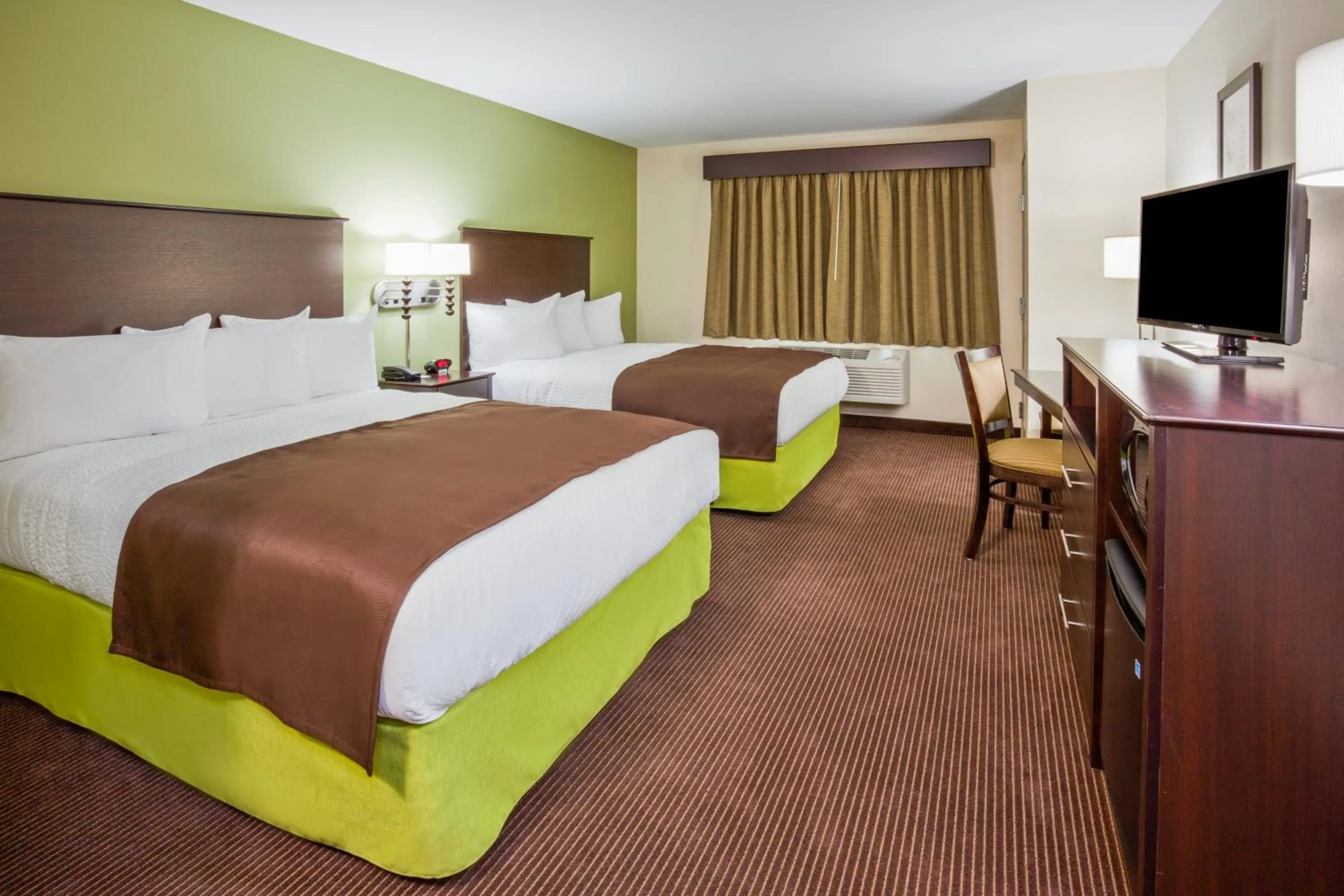 Deluxe Queen Room - Mobility Access/Non-Smoking in AmericInn by Wyndham Sibley