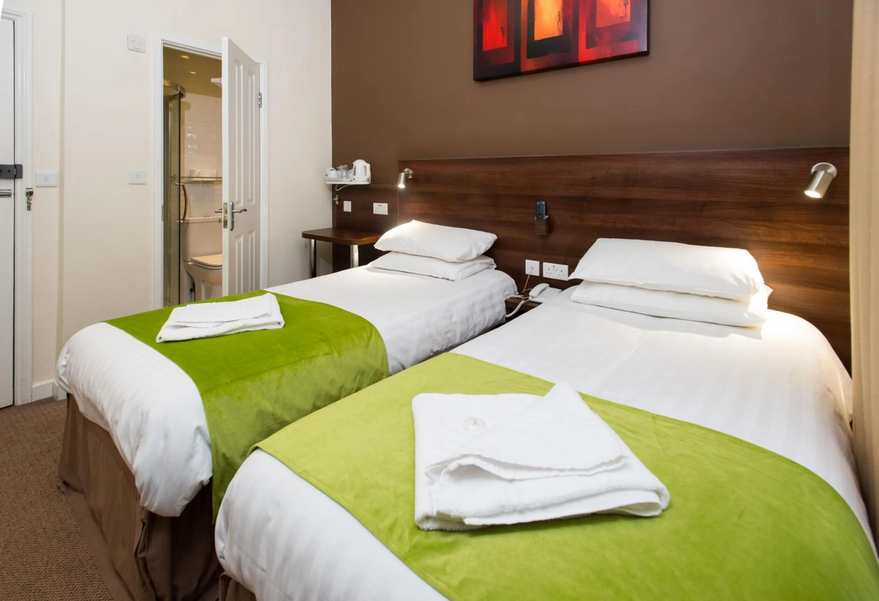 Twin Room in Marble Arch Inn