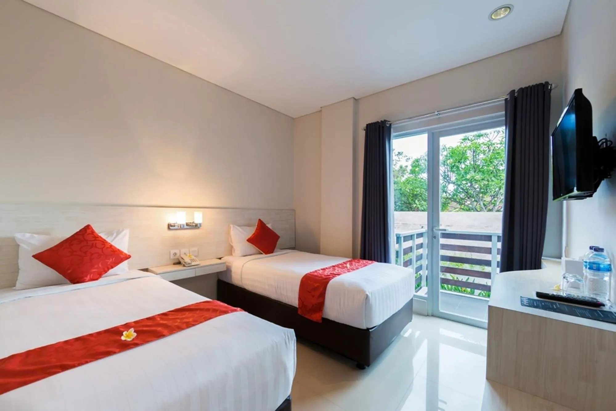Deluxe Twin Room in The Rinaya Canggu by ecommerceloka