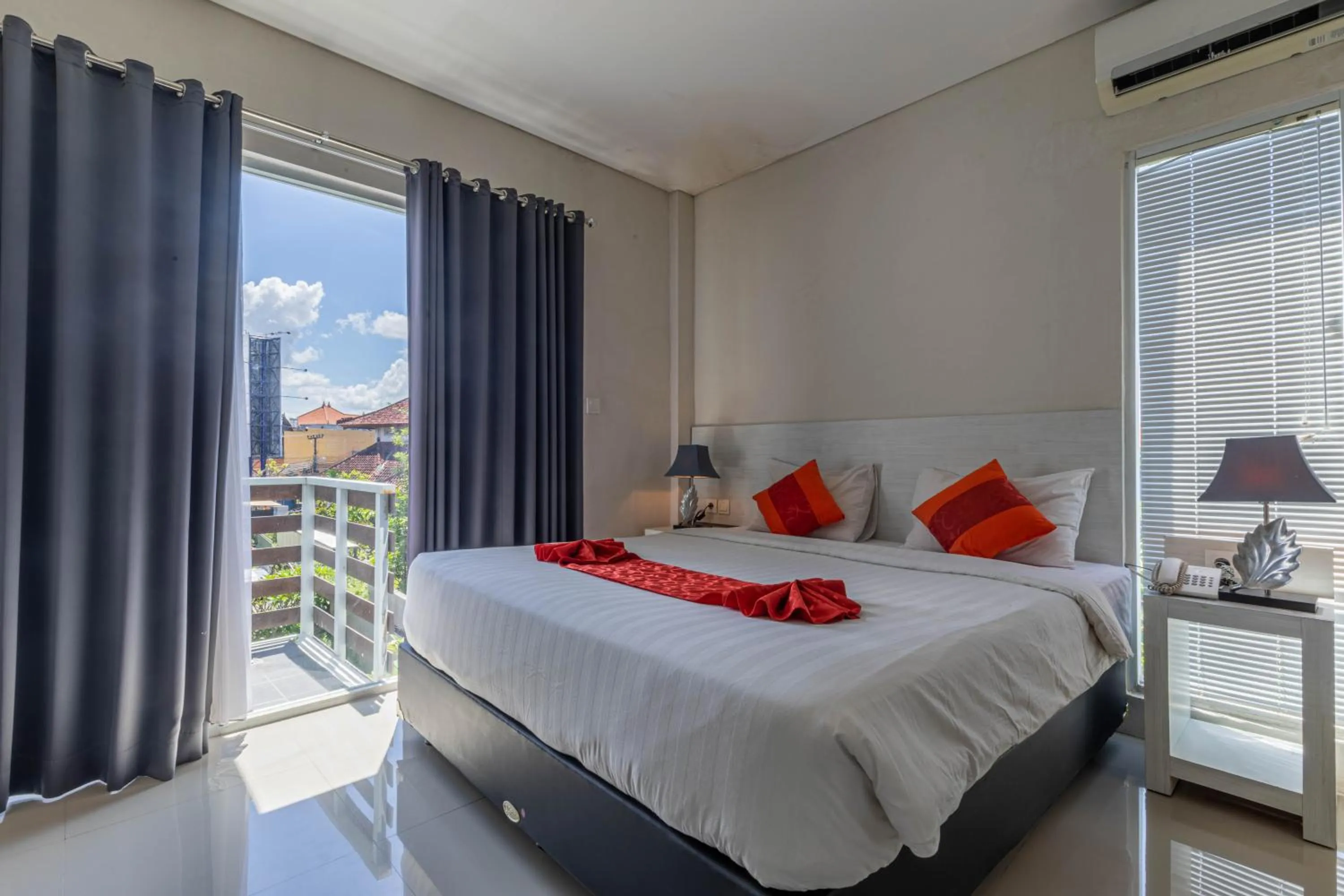 Deluxe Double Room with Pool View in The Rinaya Canggu by ecommerceloka