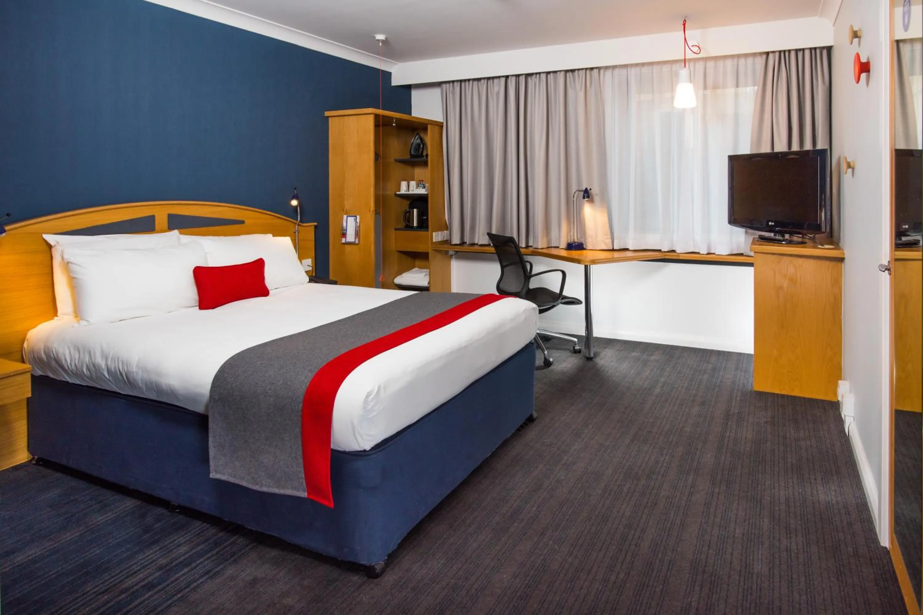 Double Room with Free Hot Breakfast - Accessible in Holiday Inn Express East Midlands Airport by IHG