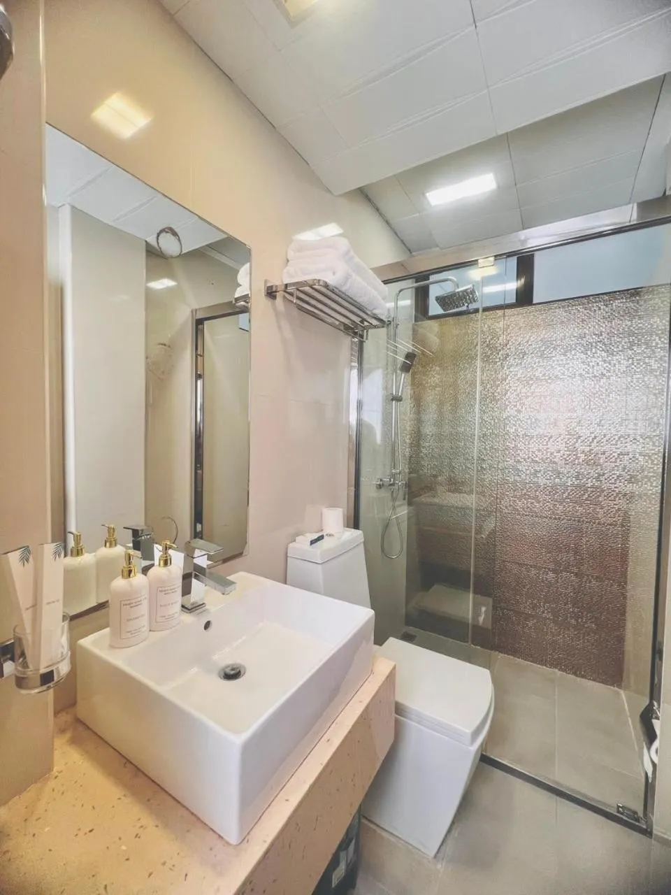 Deluxe Double Room (10% off on Food & Beverage) in Dreams Grand